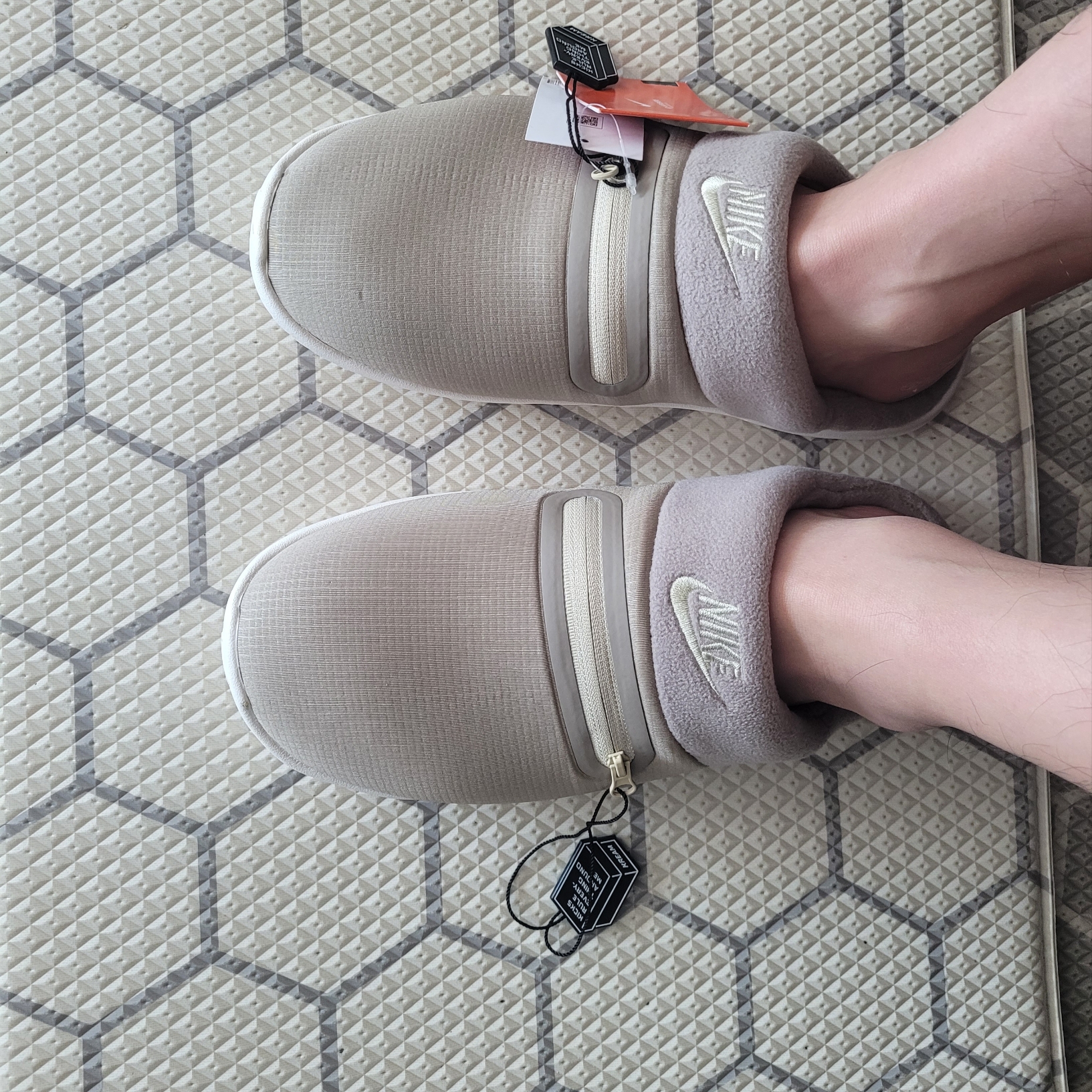 Nike Burrow Khaki Rattan 착용 스타일