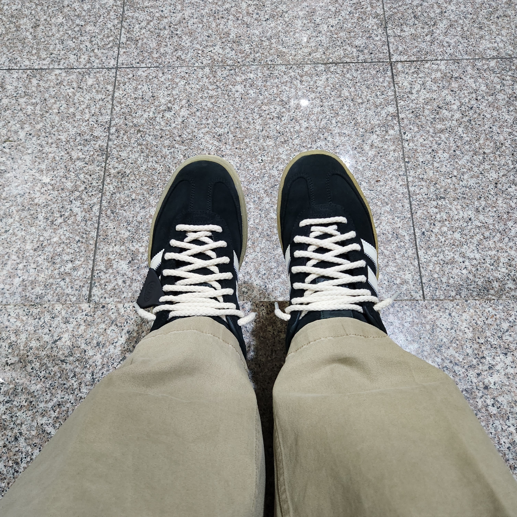 Adidas x Clarks x Ronnie Fieg 8th Street Samba Shadow Green 착용 스타일 - 1