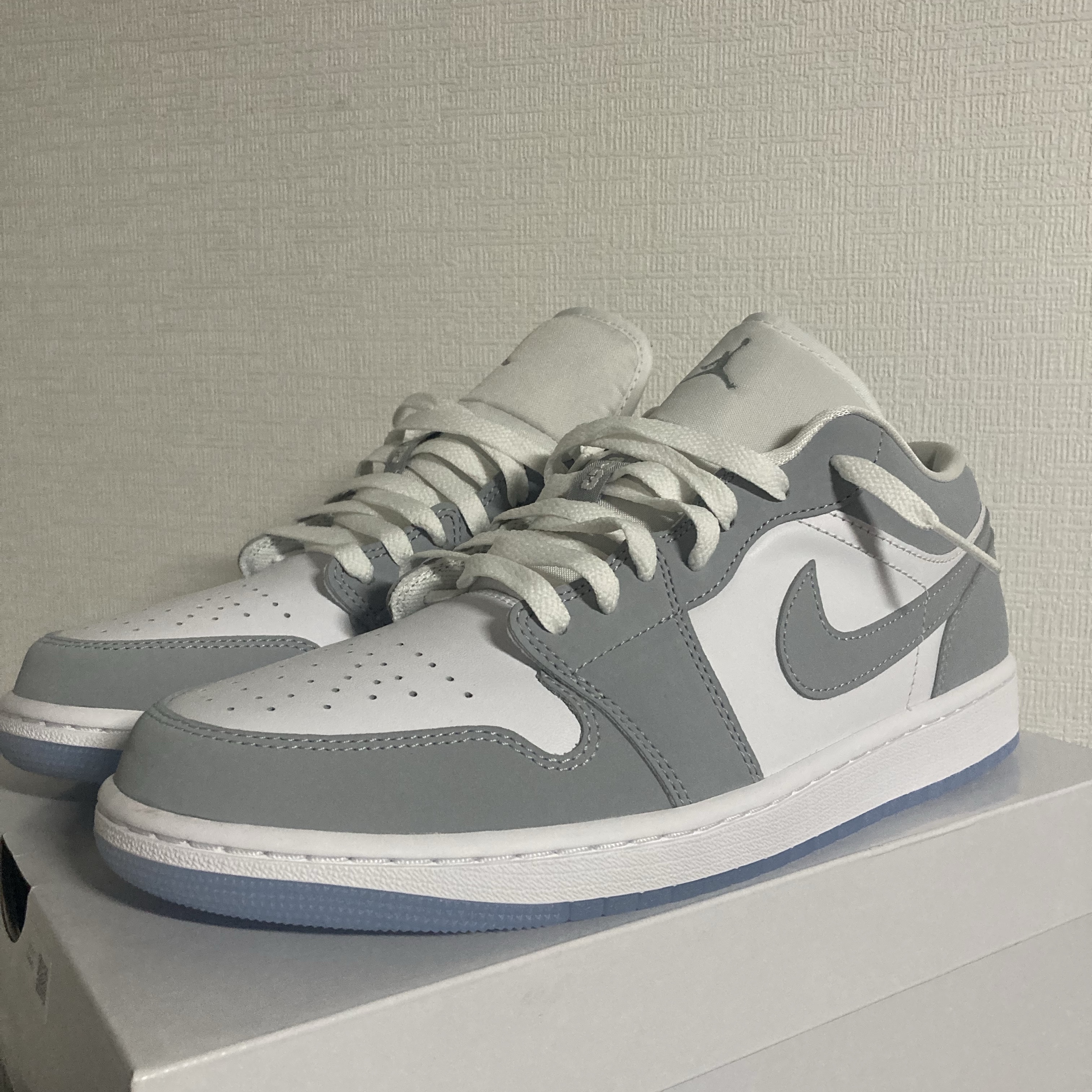 (W) Jordan 1 Low White Wolf Grey 착용 스타일 - 1