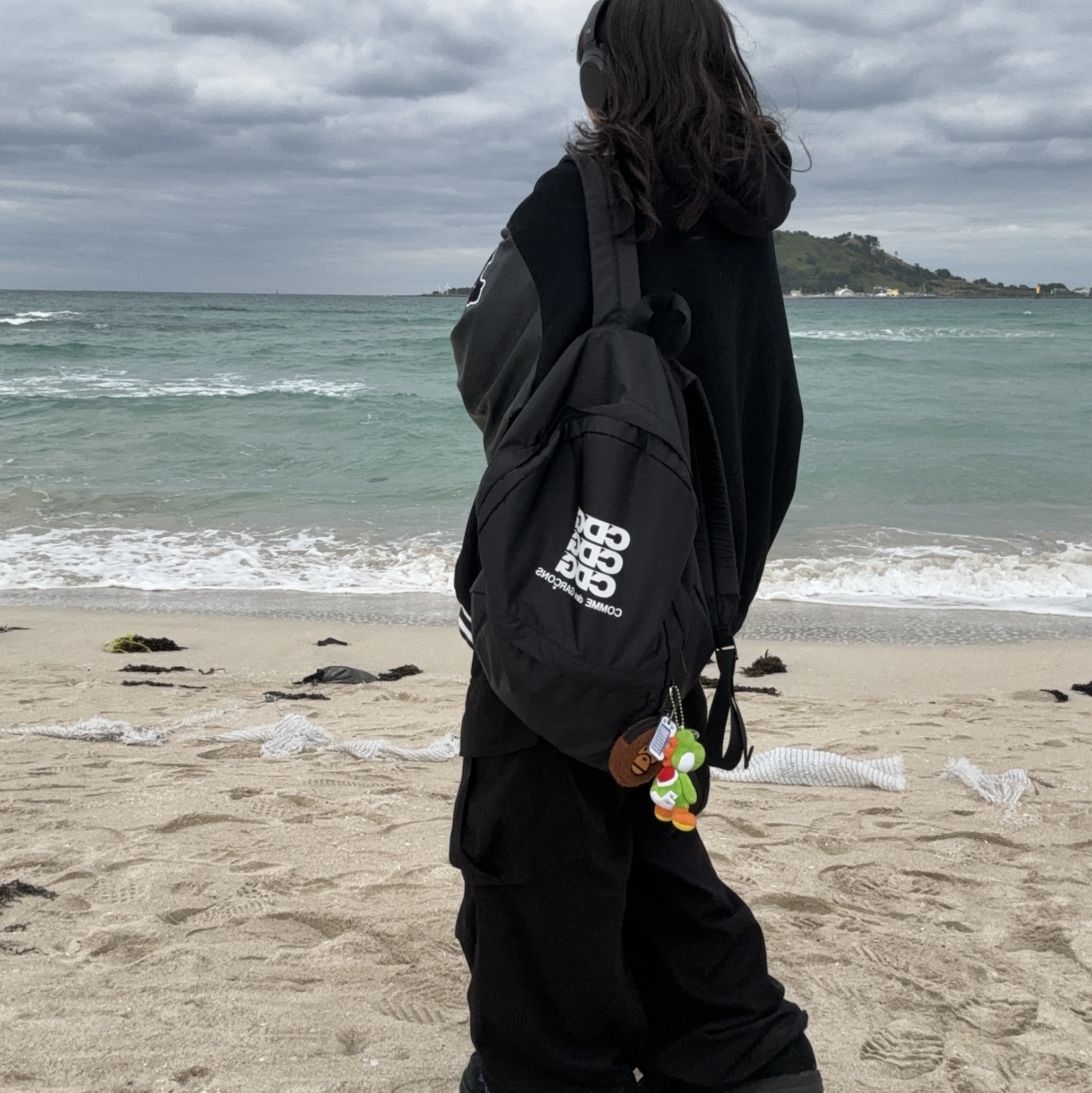 CDG Backpack Black, Reebok x Needles Beatnik Moc Core Black Extreme Purple 착용 스타일 - 1