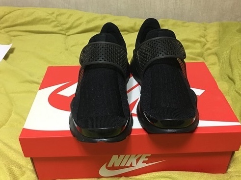Nike Sock Dart Triple Black 착용 스타일 - 2