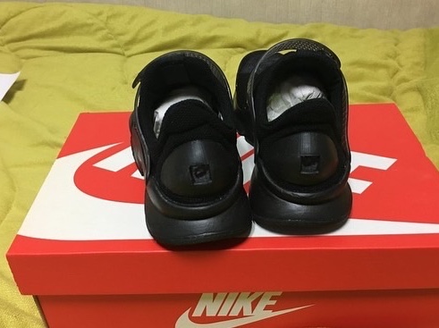 Nike Sock Dart Triple Black 착용 스타일 - 3