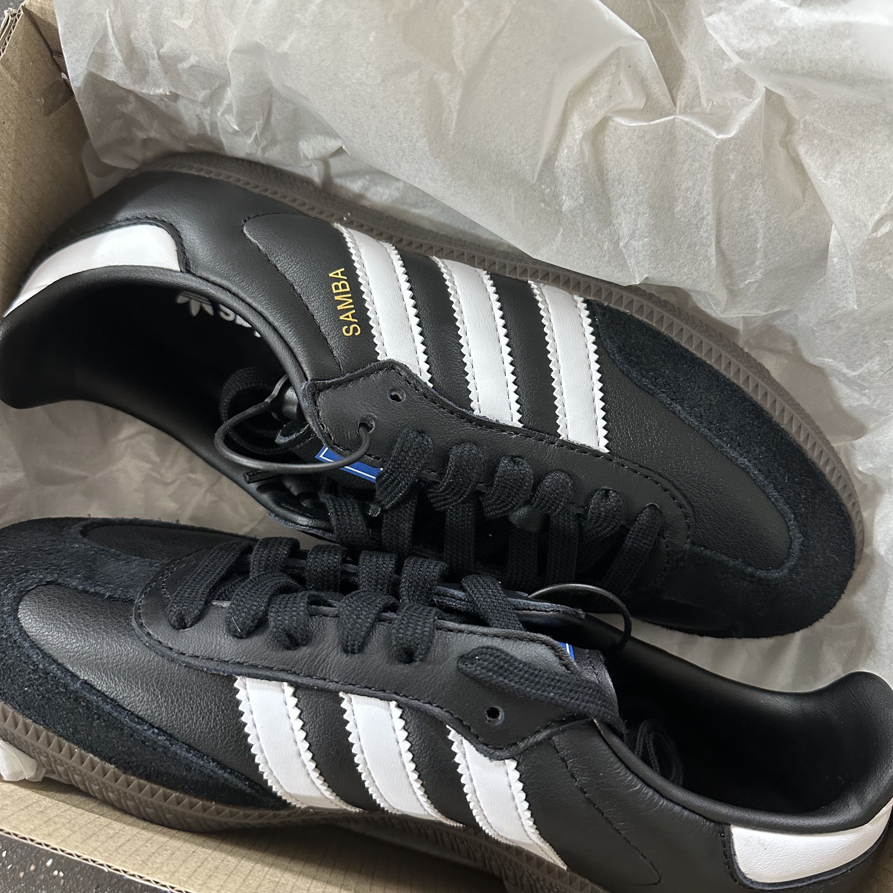 Adidas Samba OG Black White Gum 착용 스타일
