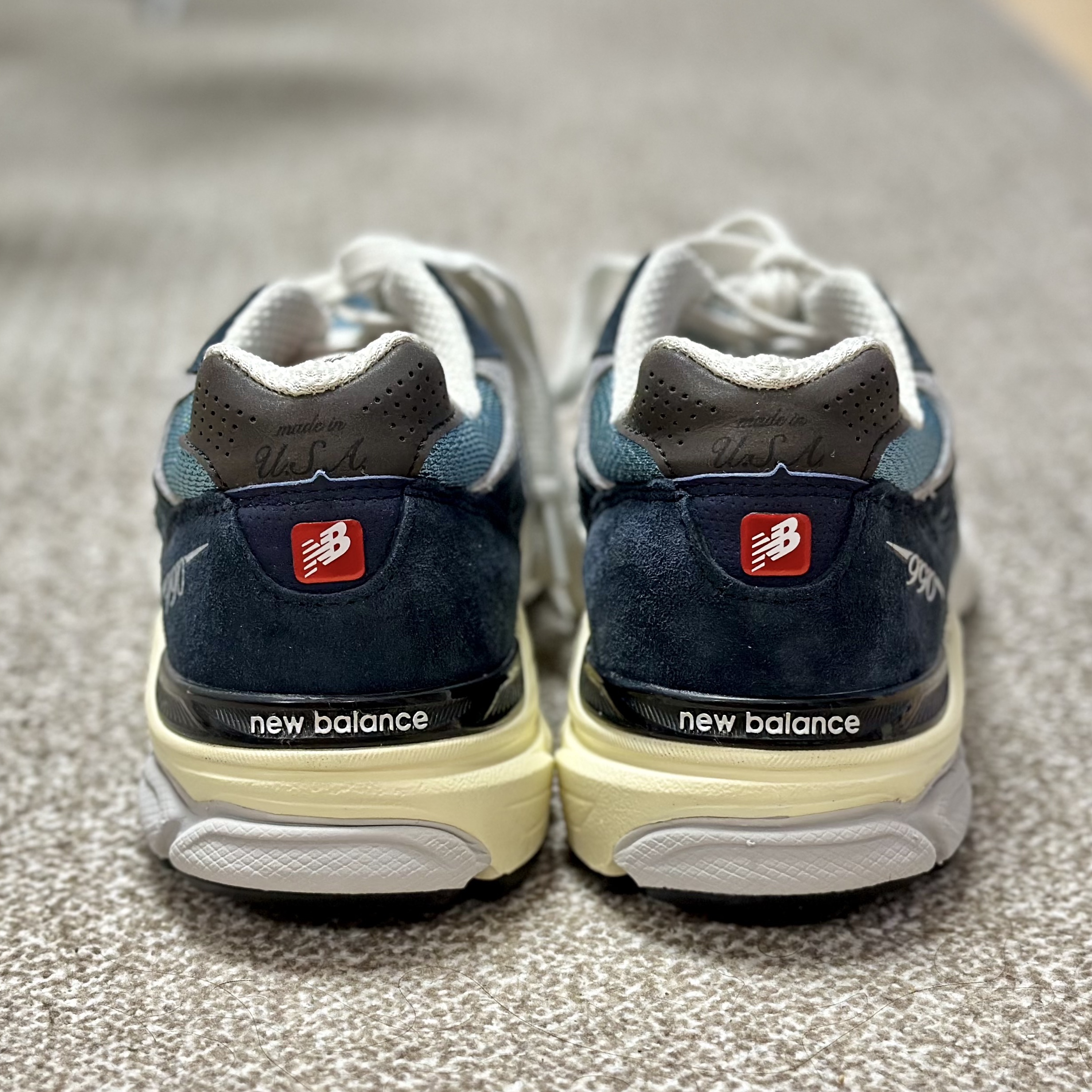 New Balance 990v3 Made in USA Navy Spring Tide 착용 스타일 - 4