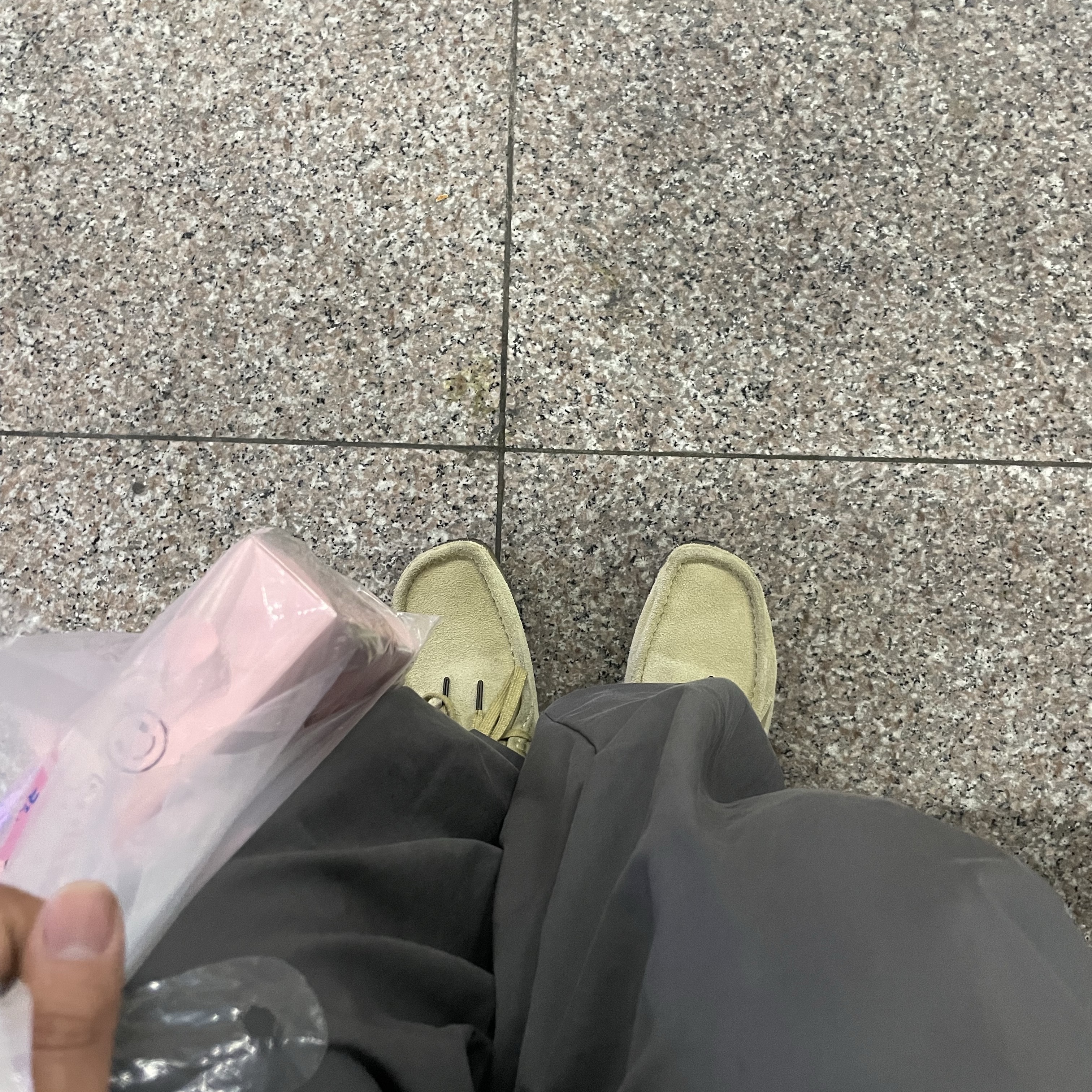 Clarks Wallabee Maple Suede 착용 스타일