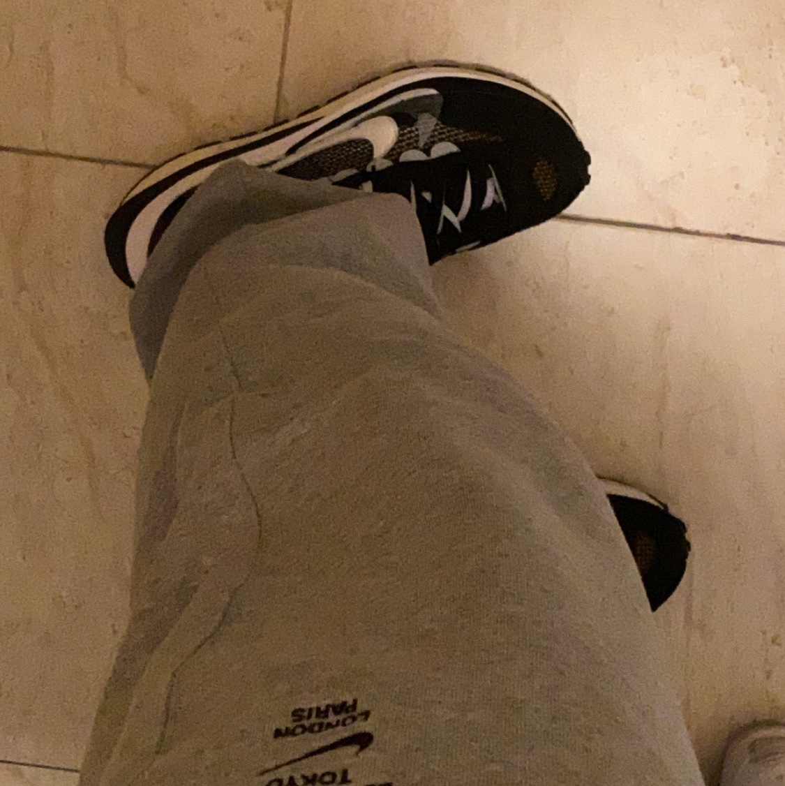 Nike x Sacai VaporWaffle Black White 착용 스타일