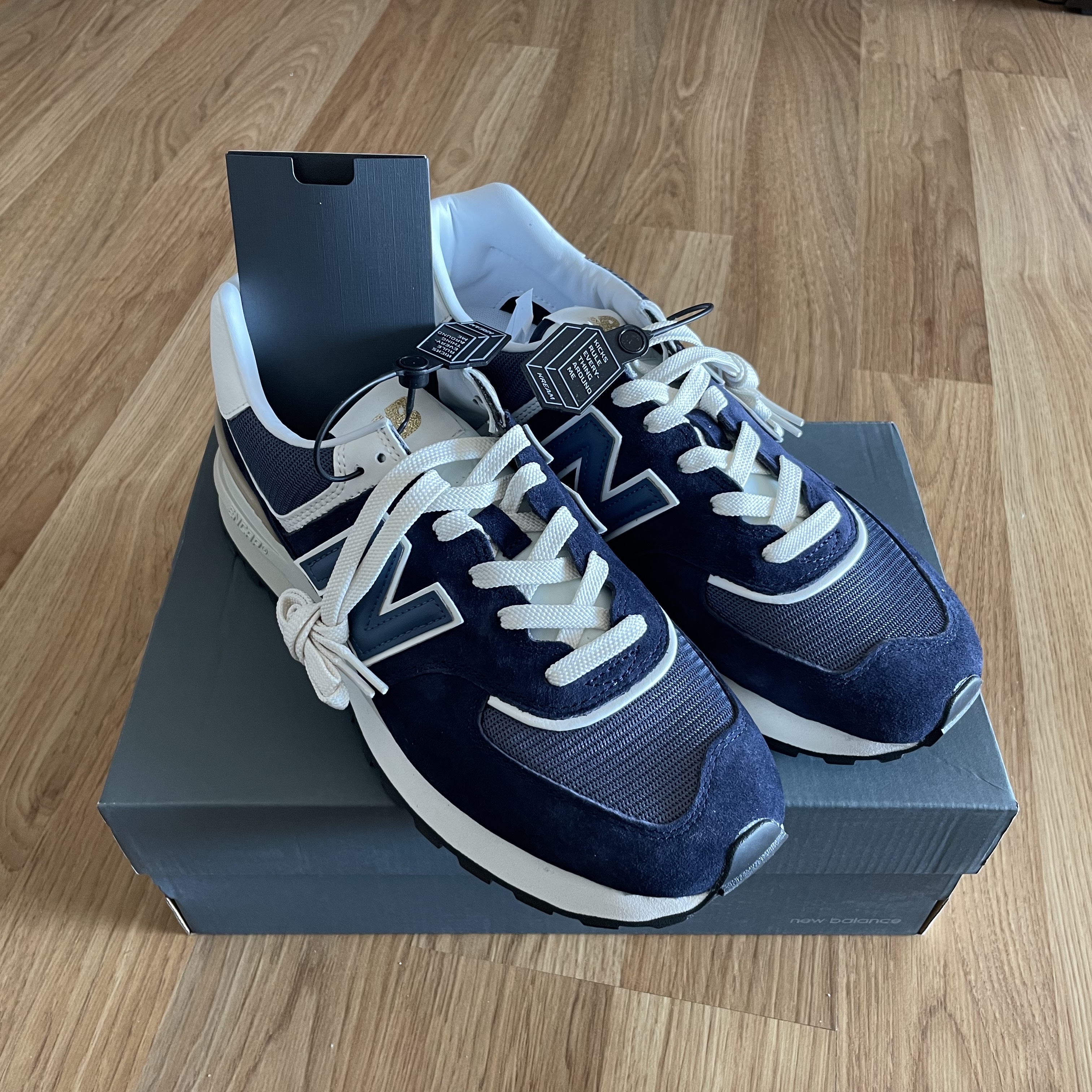 New Balance 574 Legacy Navy 착용 스타일