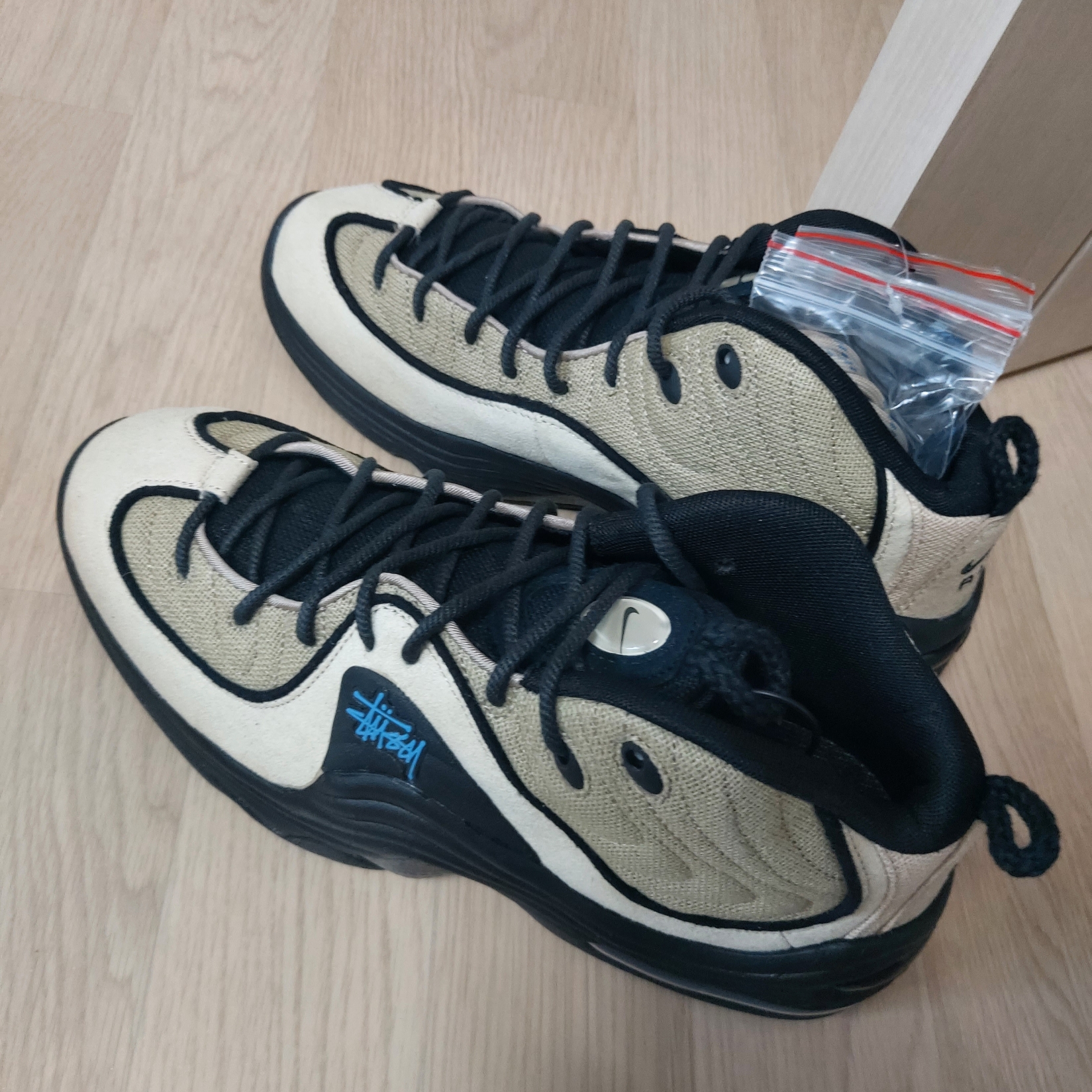 Nike x Stussy Air Penny II Rattan and Limestone 착용 스타일 - 4