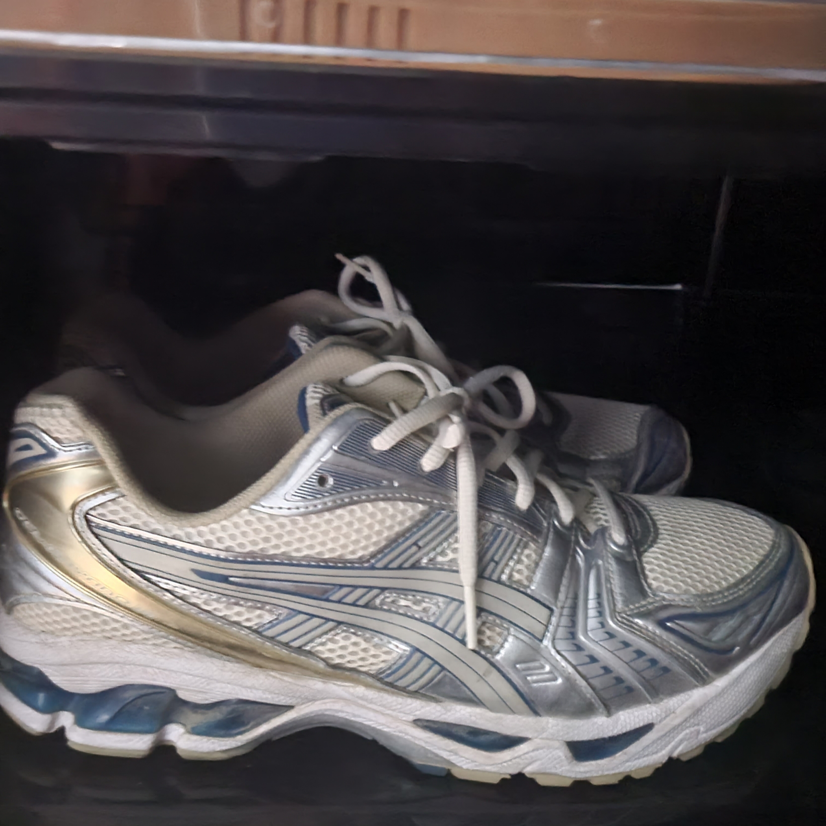 Asics Gel-Kayano 14 Cream Pure Silver 착용 스타일