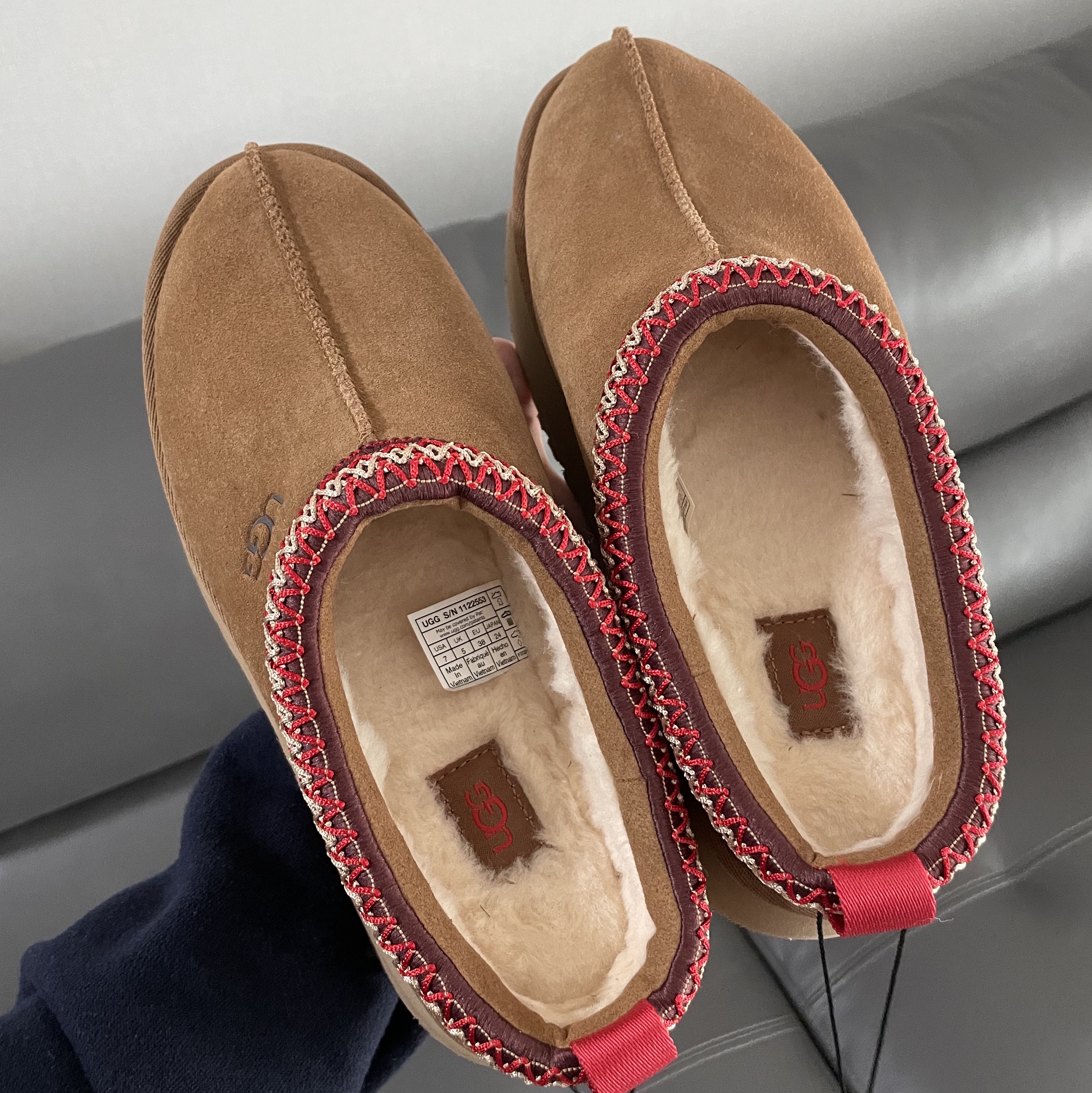 (W) UGG Disquette Slipper Chestnut 착용 스타일 - 3