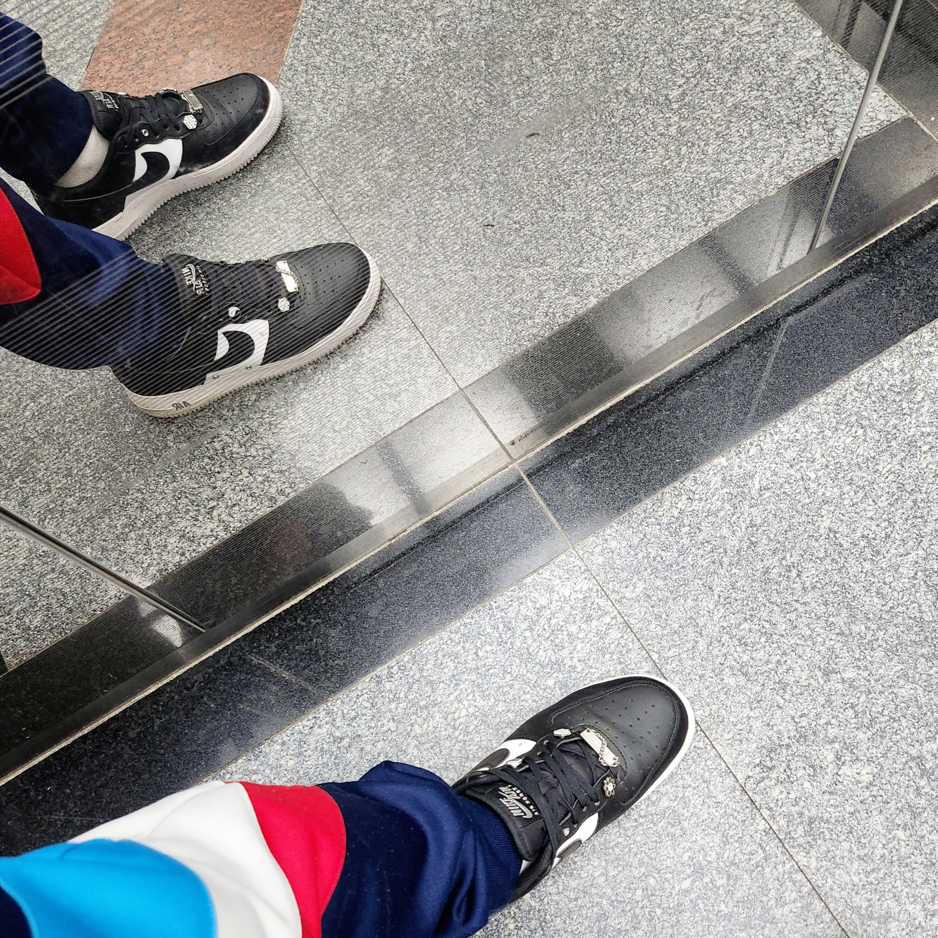 Nike Air Force 1 '07 PRM Black White 착용 스타일