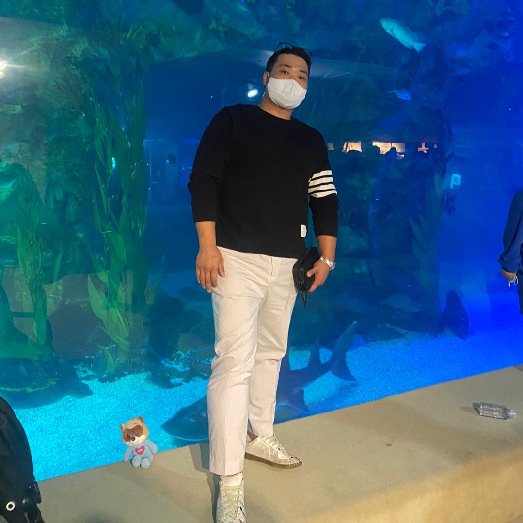 Thom Browne Engineered 4-Bar Sweatshirt Navy, Maison Margiela Replica Paint Drop Sneakers 착용 스타일