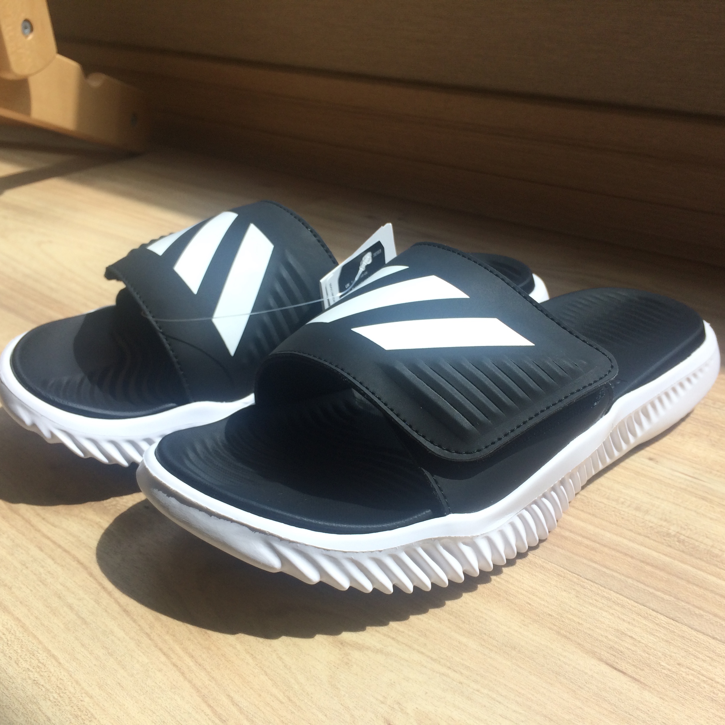 Adidas Alphabounce Slide Cloud White Core Black 착용 스타일