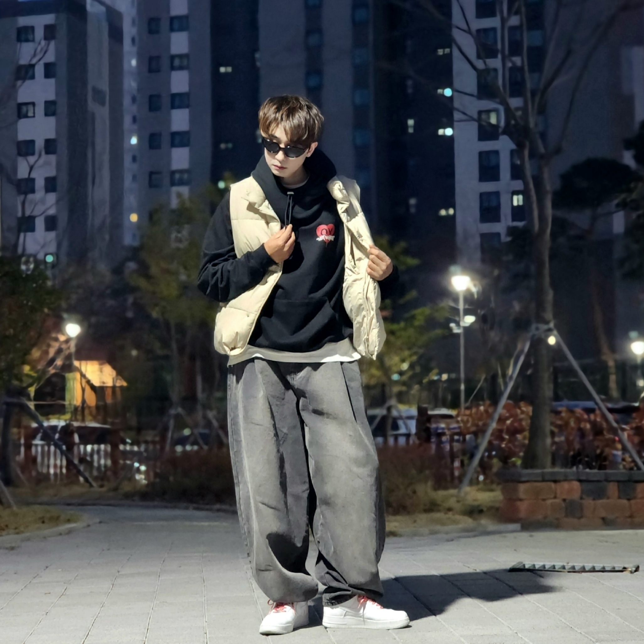 Nike x Supreme Air Force 1 Low White 착용 스타일 - 2