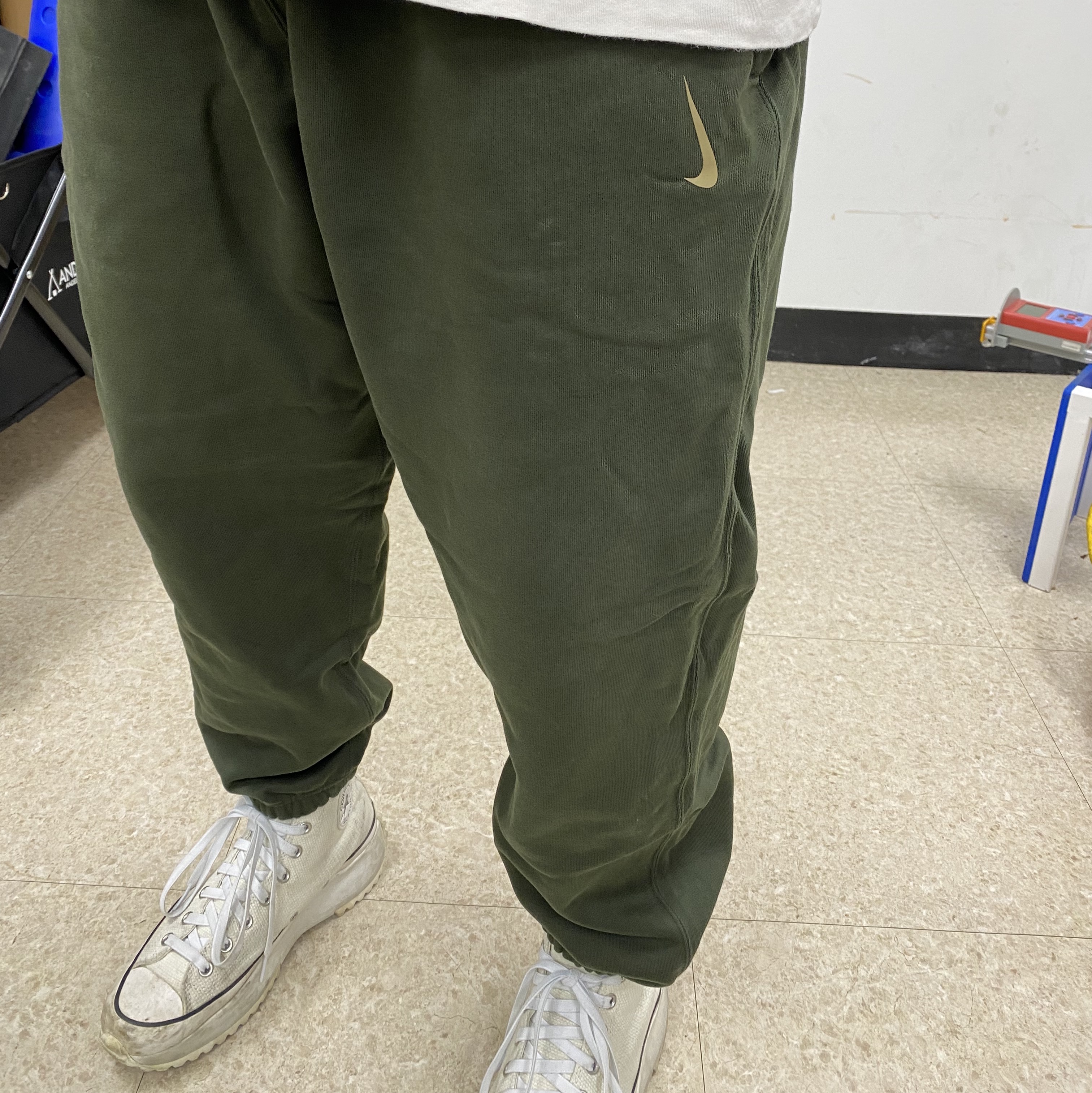 Nike x Billie Eilish NRG Fleece Pants Sequoia - US/EU 착용 스타일