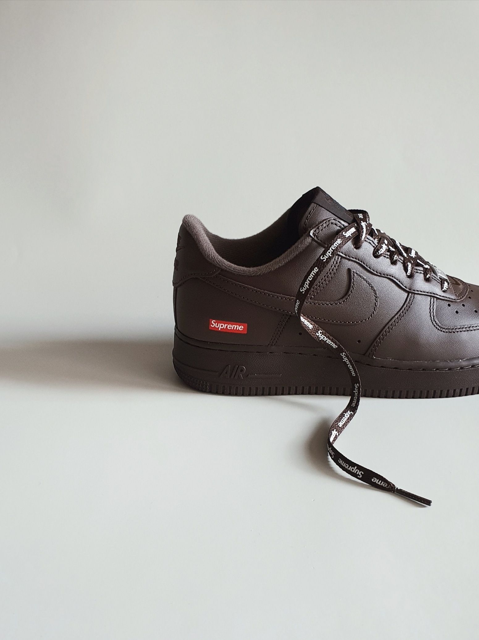 Nike x Supreme Air Force 1 Low Baroque Brown 착용 스타일