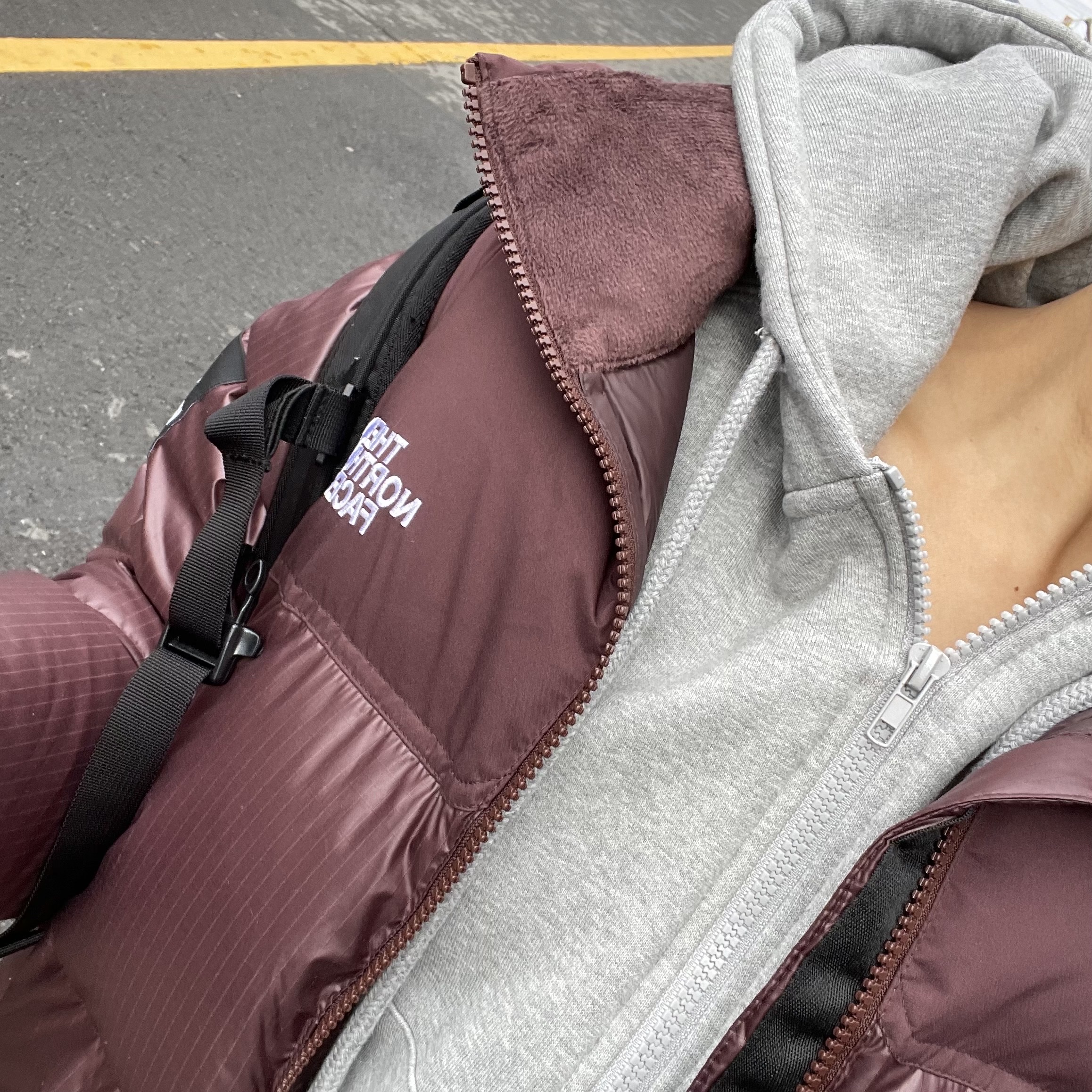 (W) The North Face White Label Novelty Nuptse Down Jacket Cocoa Brown, The North Face Big Shot Black 착용 스타일 - 2