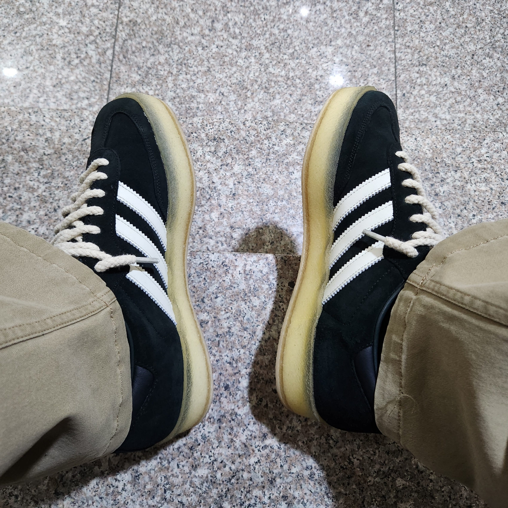Adidas x Clarks x Ronnie Fieg 8th Street Samba Shadow Green 착용 스타일 - 2
