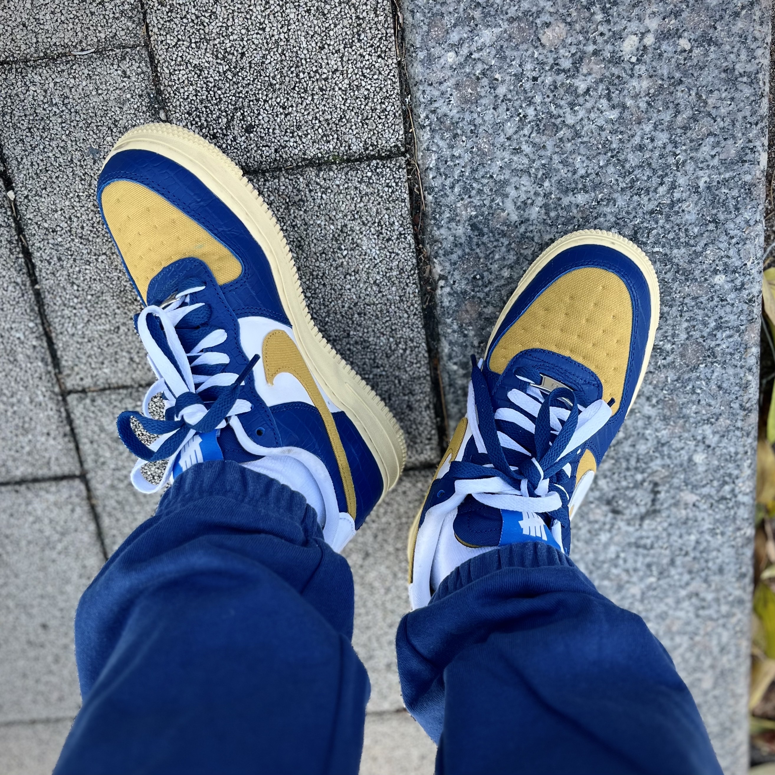 Nike x Undefeated Air Force 1 Low SP 5 On It Court Blue 착용 스타일