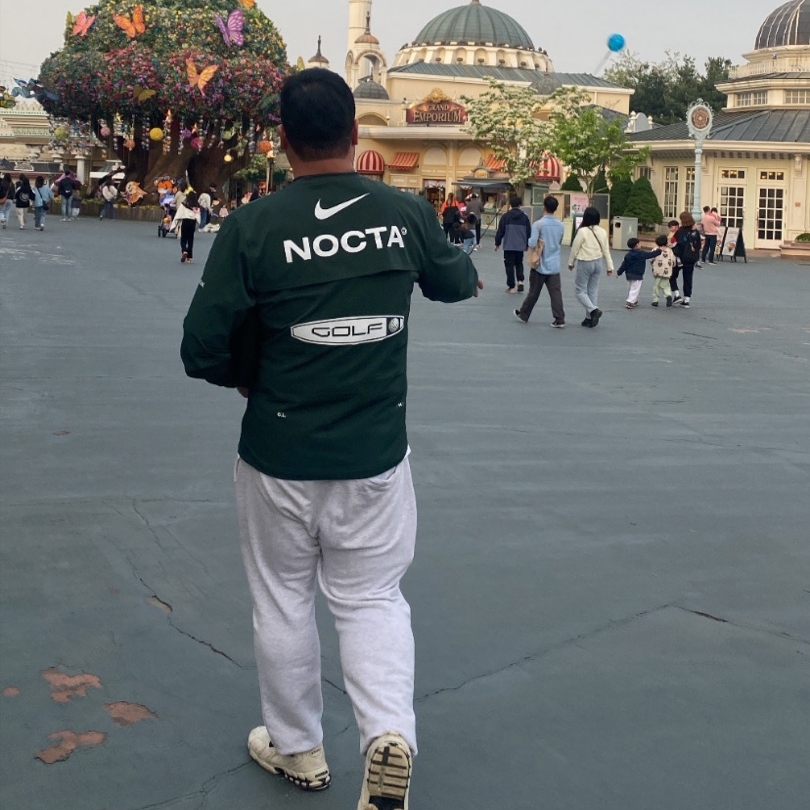 Nike x Drake Nocta Golf Crewneck Top Green - Asia, Nike x Stussy Air Zoom Spiridon Cage 2 Fossil 착용 스타일