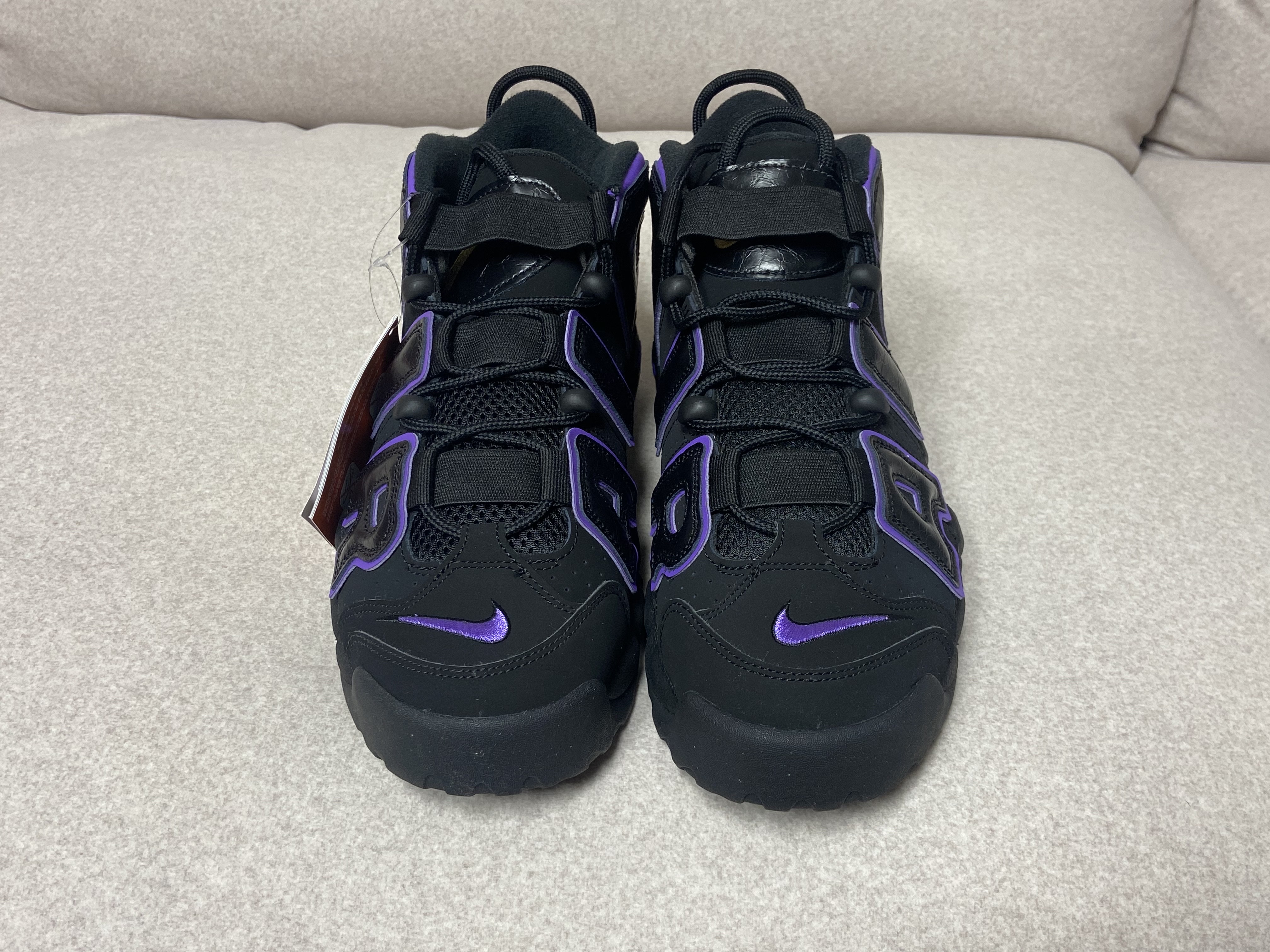 Nike Air More Uptempo 96 Black Action Grape 착용 스타일 - 3
