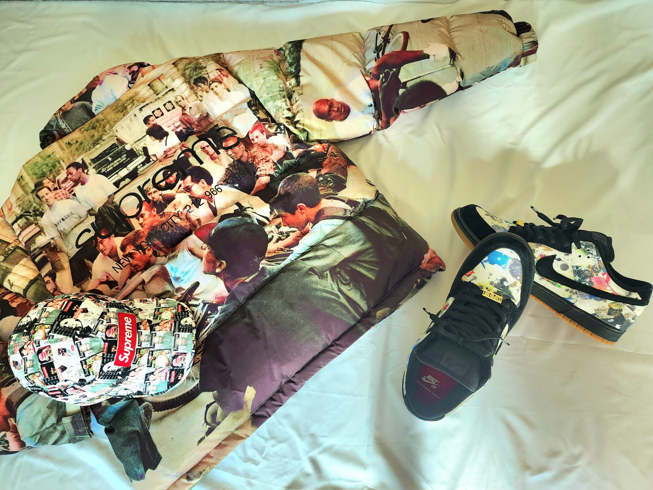 Supreme Magazine Camp Cap Multicolor - 23SS, Nike x Supreme SB Dunk Low QS Rammellzee Black 착용 스타일 - 2
