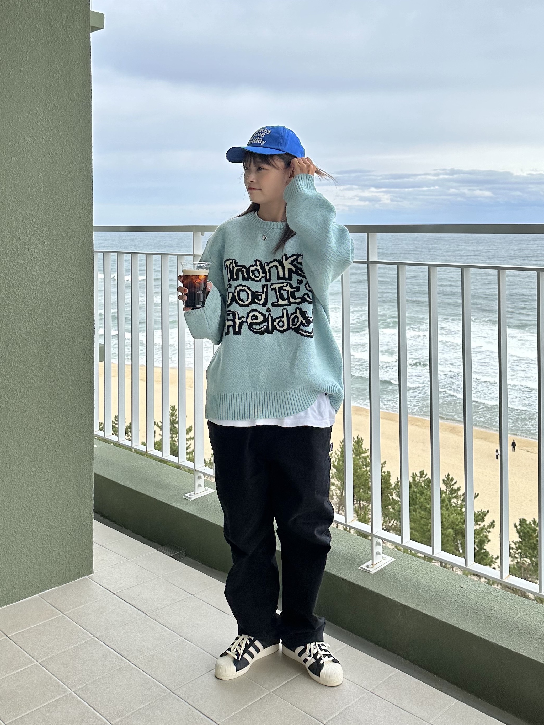 Adidas Superstar 82 Black White, Stussy Brushed Beach Pants Black 착용 스타일 - 5