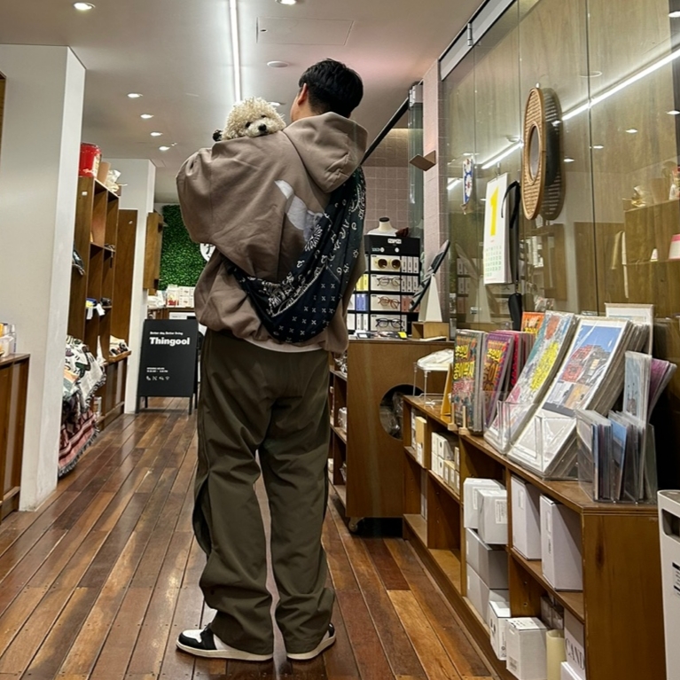 Yeezy Gap Engineered By Balenciaga Dove Hoodie Beige, Jordan 1 x Union Retro High Black Toe 착용 스타일