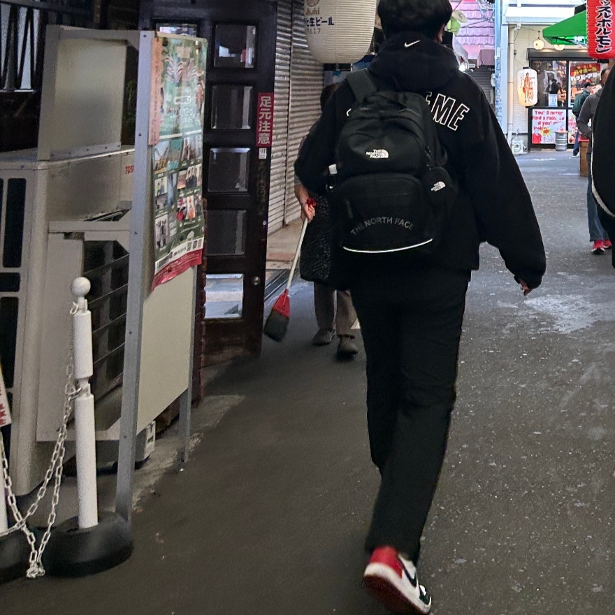 Supreme x Nike Arc Corduroy Hooded Jacket Black - 22SS, Jordan 1 Retro Low OG Black Toe 착용 스타일