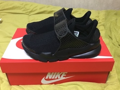 Nike Sock Dart Triple Black 착용 스타일 - 1