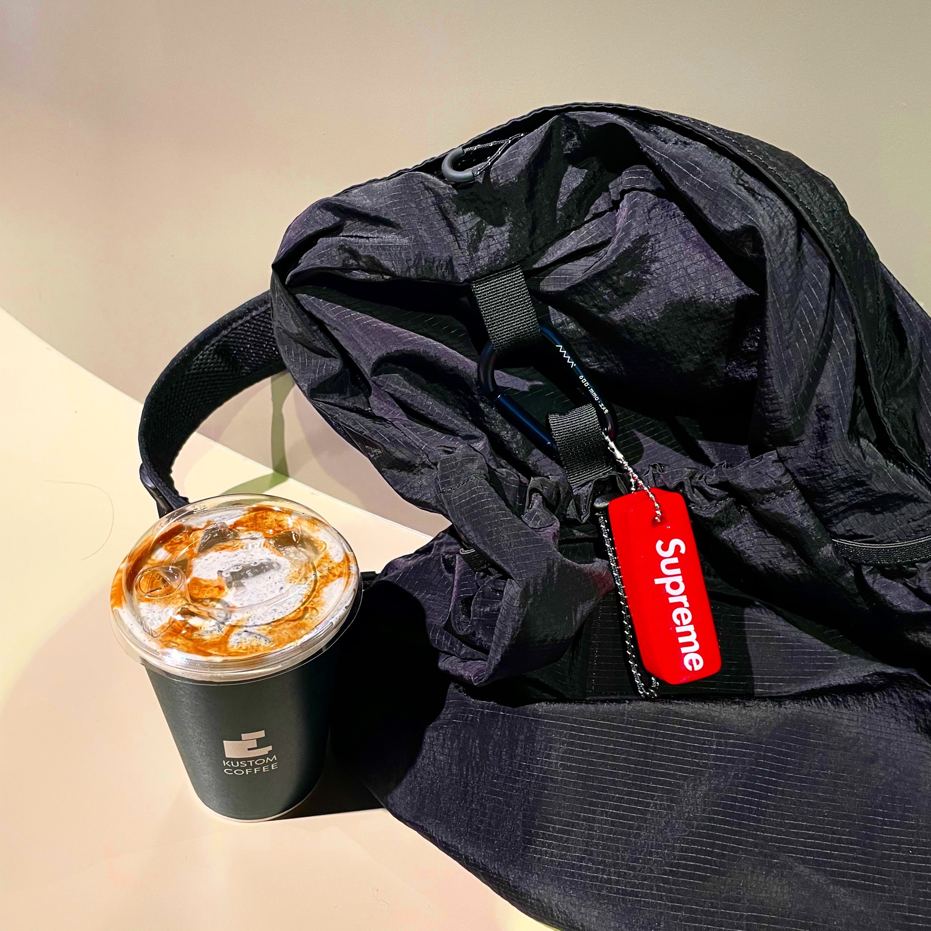 Supreme Floating Keychain Red - 23FW 착용 스타일
