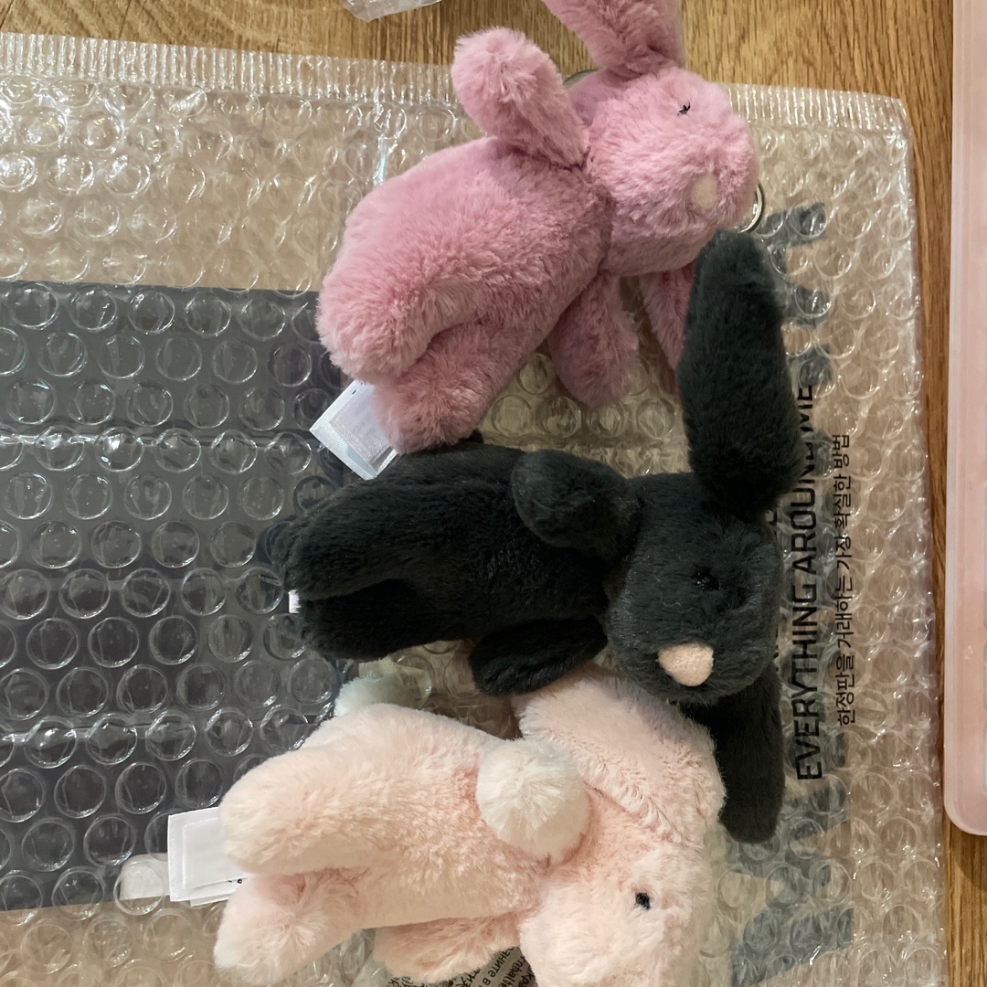 Jellycat Bashful Bunny Bag Charm Ink 착용 스타일 - 1