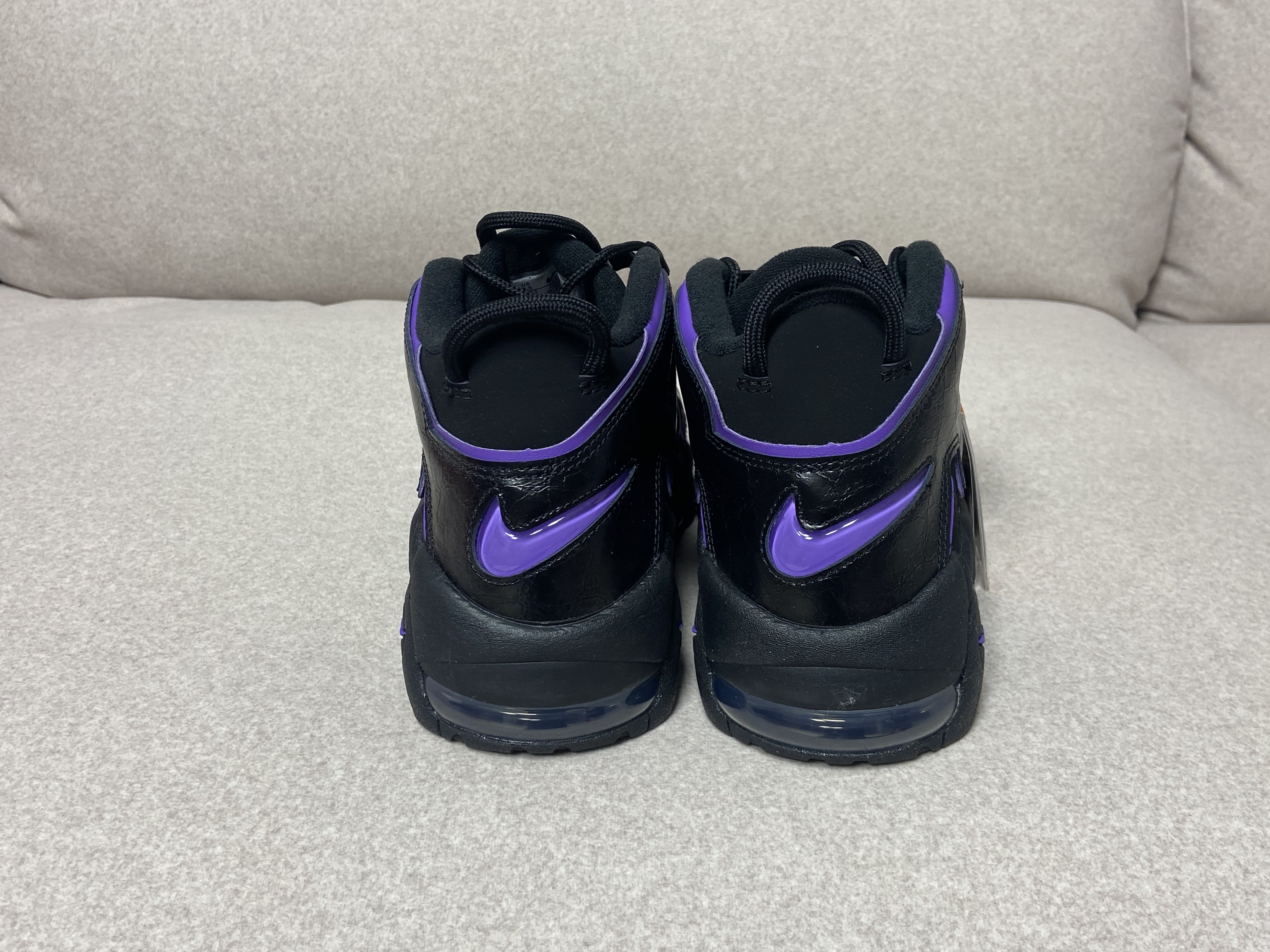 Nike Air More Uptempo 96 Black Action Grape 착용 스타일 - 4