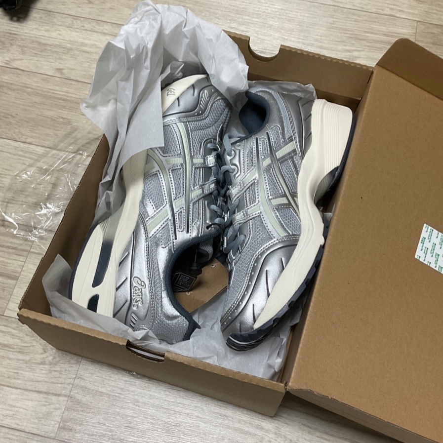 Asics Gel-1090 Piedmont Grey 착용 스타일 - 1