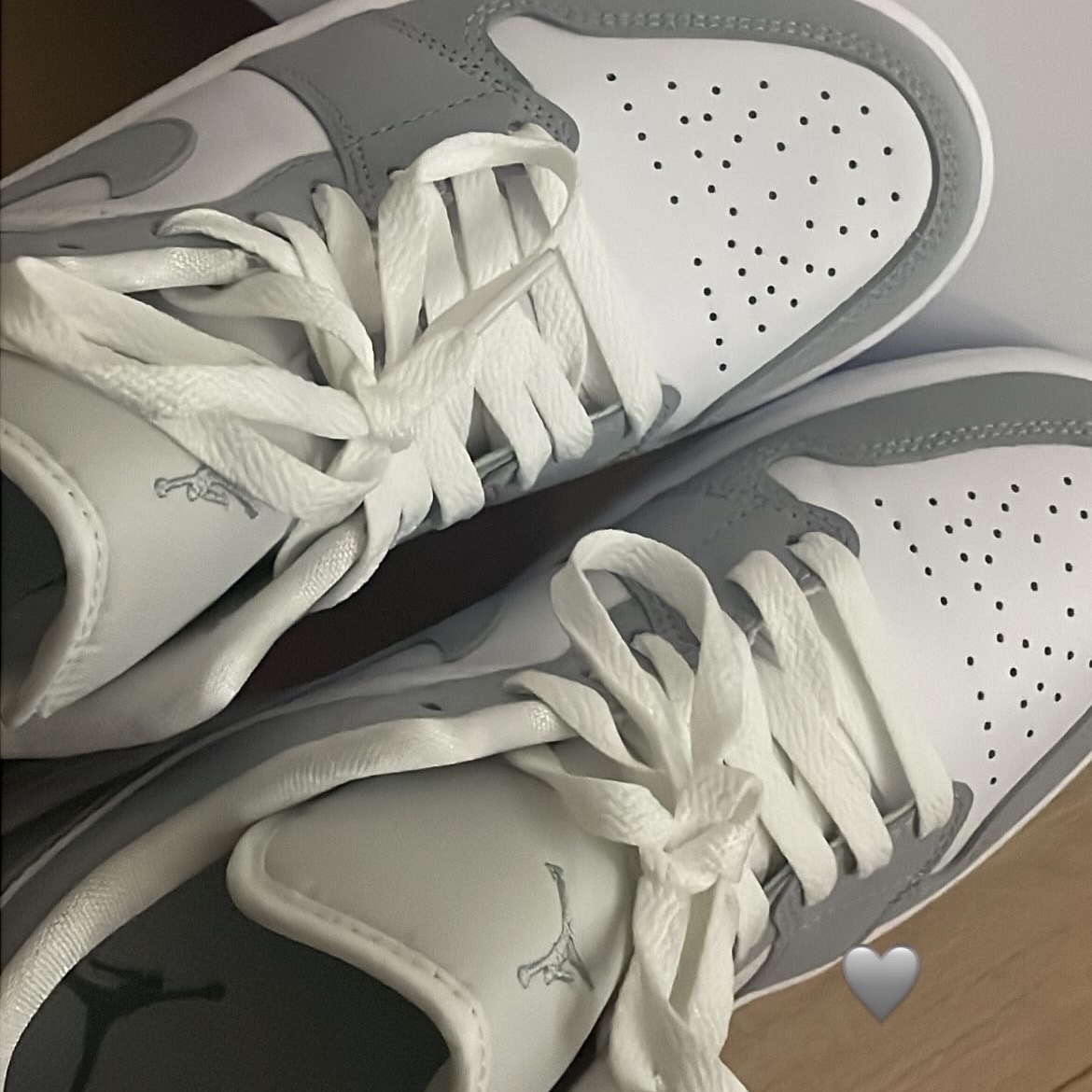 (W) Jordan 1 Low White Wolf Grey 착용 스타일