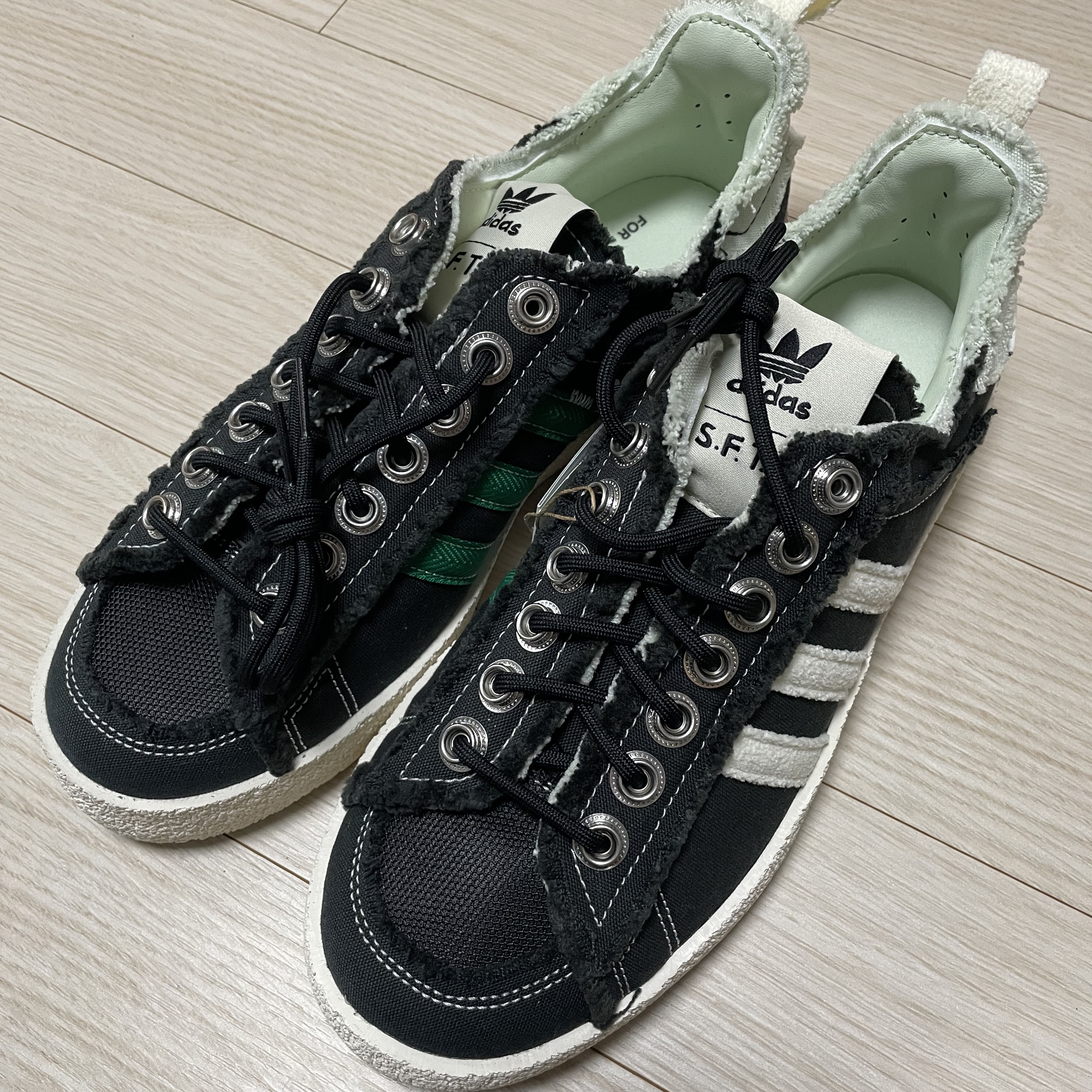 Adidas x Song for the Mute Campus 80s Core Black Cream White 착용 스타일