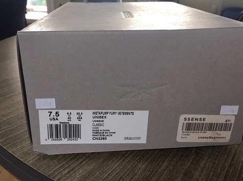 Reebok x Vetements Instapump Fury OG Washed Black 착용 스타일 - 5