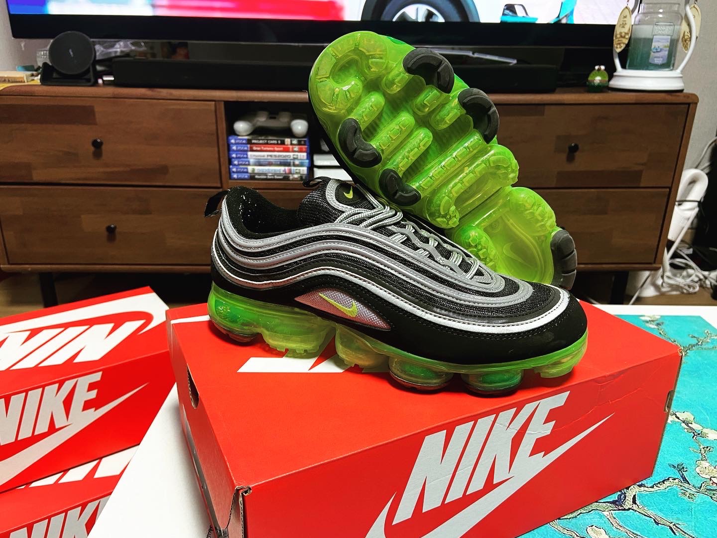 Nike Air VaporMax 97 Black Volt 착용 스타일 - 4