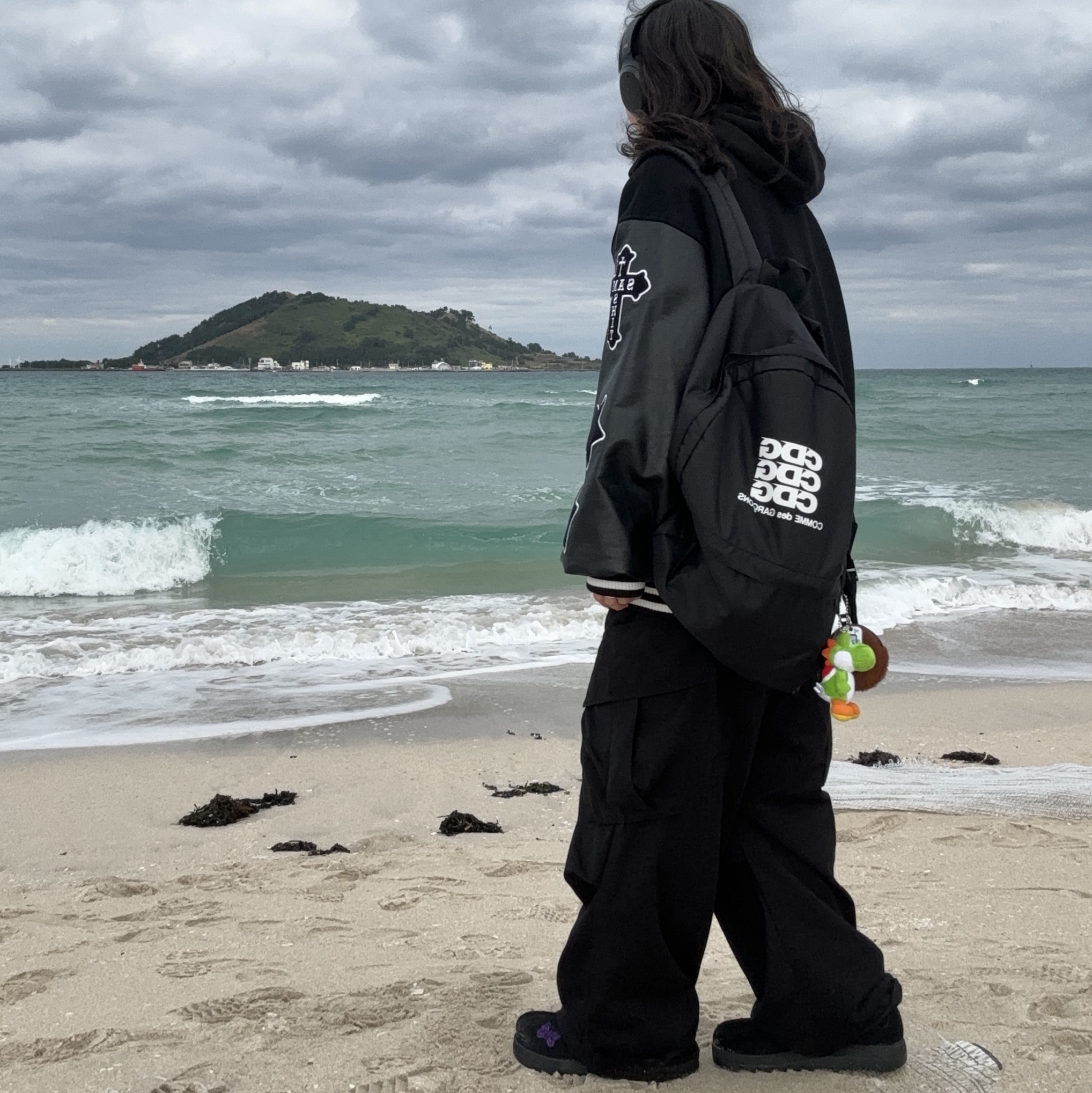 CDG Backpack Black, Reebok x Needles Beatnik Moc Core Black Extreme Purple 착용 스타일 - 2