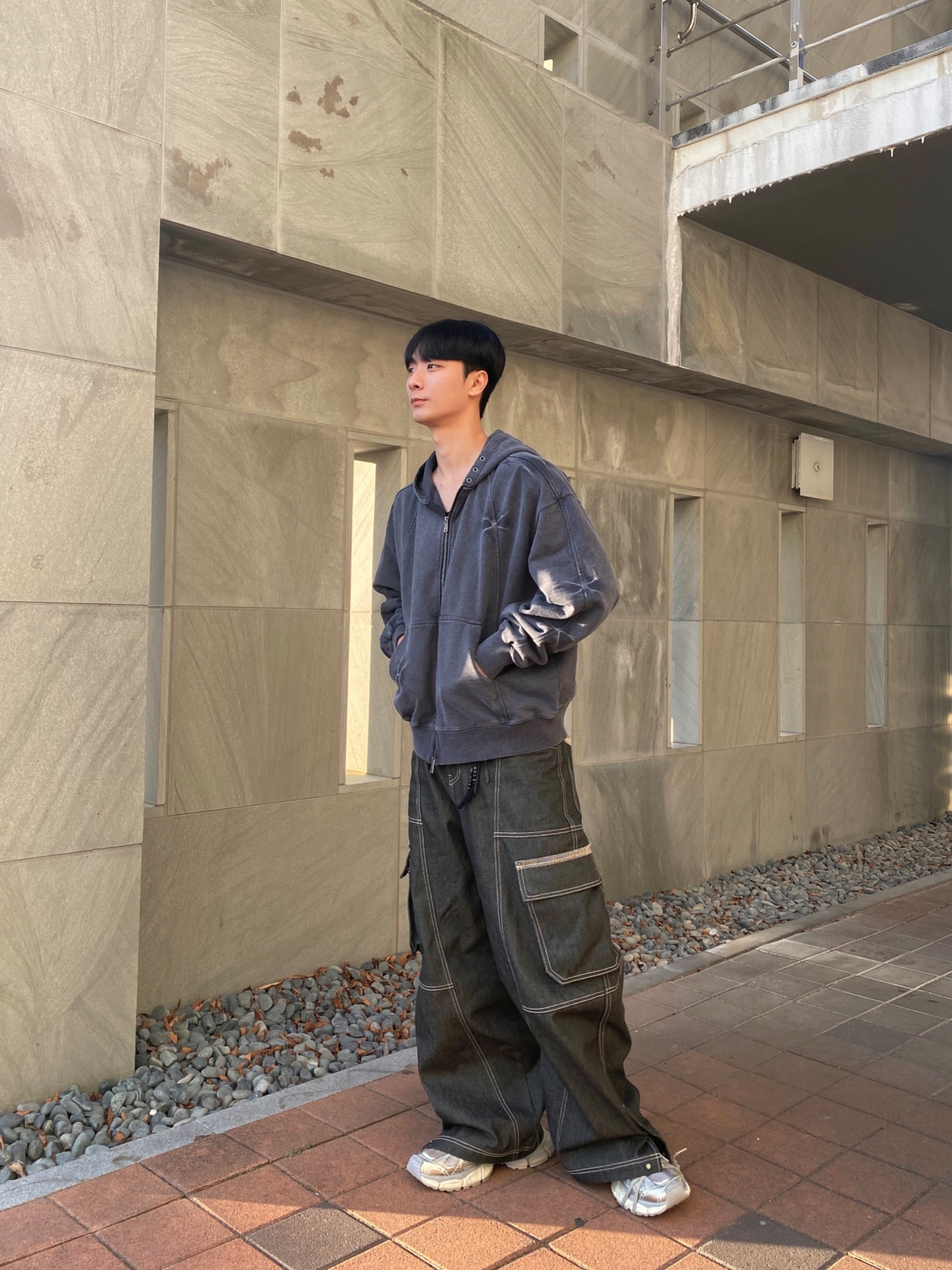 Balenciaga 3XL Sneakers Light Beige 착용 스타일 - 3