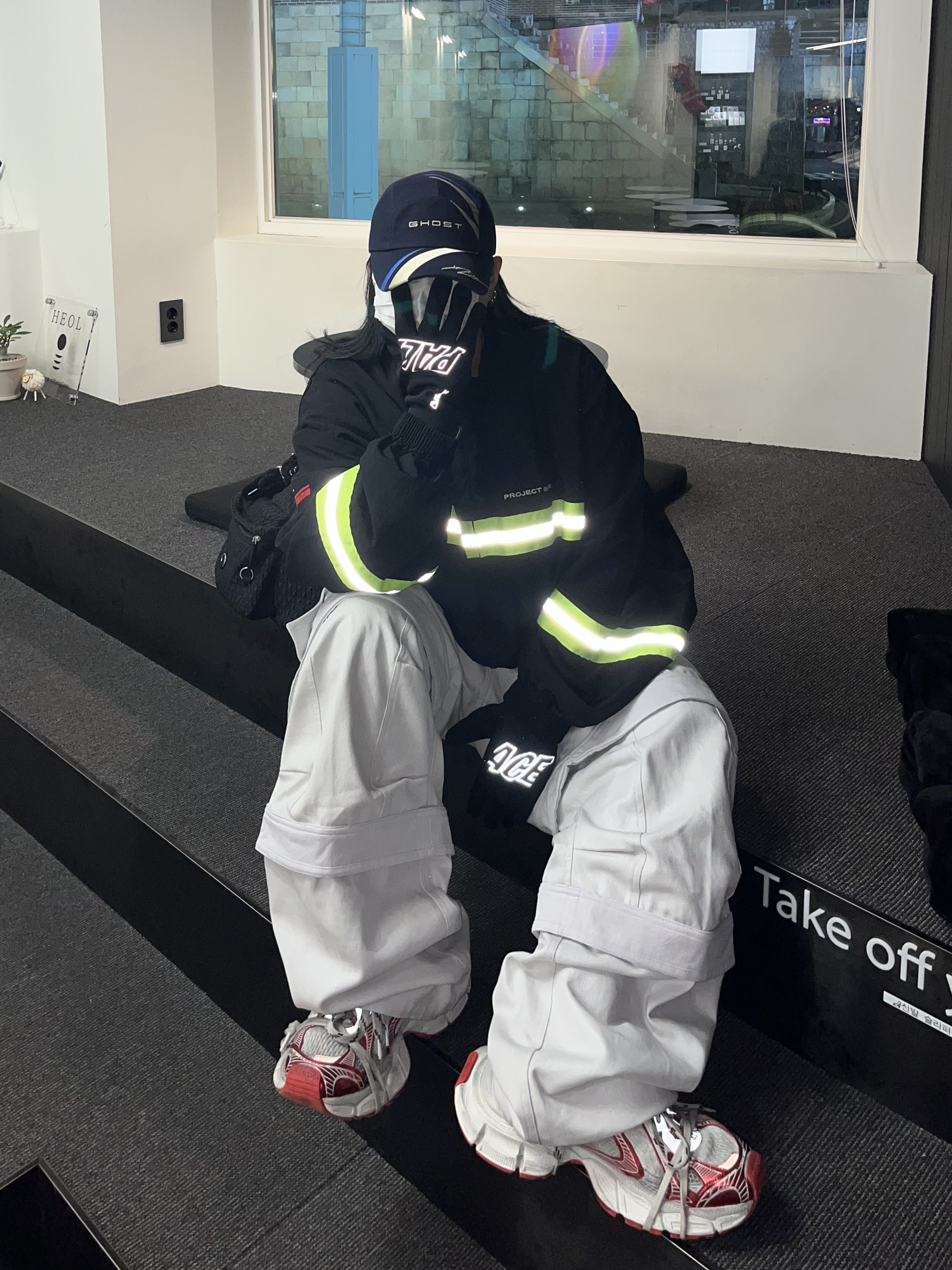 Palace Polartec Powerstretch Gloves Black - 23FW, Balenciaga 3XL Sneakers White Red 착용 스타일 - 1