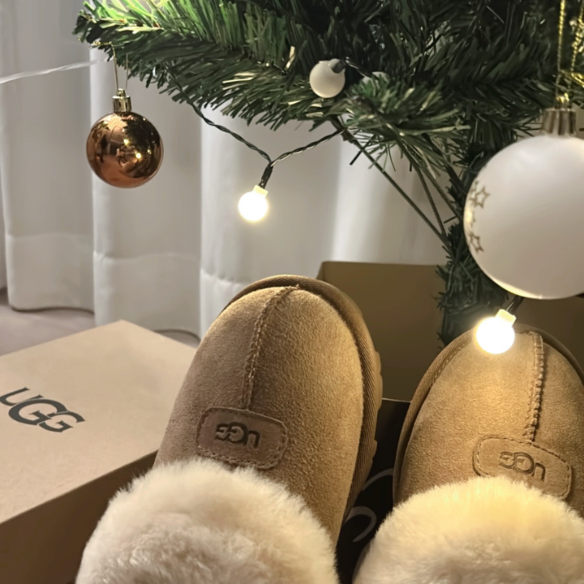 (W) UGG Coquette Slipper Chestnut 착용 스타일