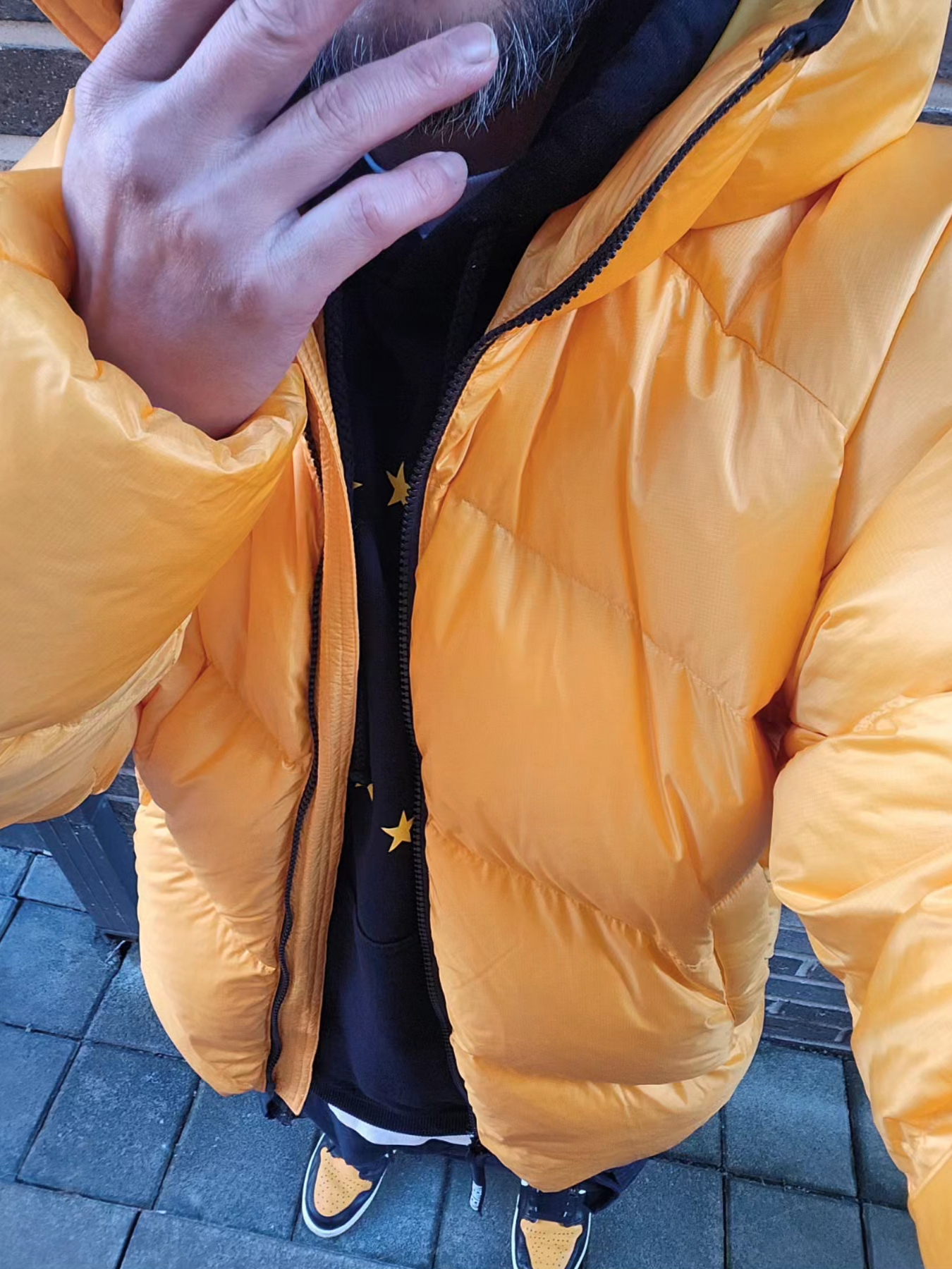 Souvenir Official Eunify Classic Hoodie Black 2022, Jordan 1 Retro High OG Taxi 착용 스타일 - 2