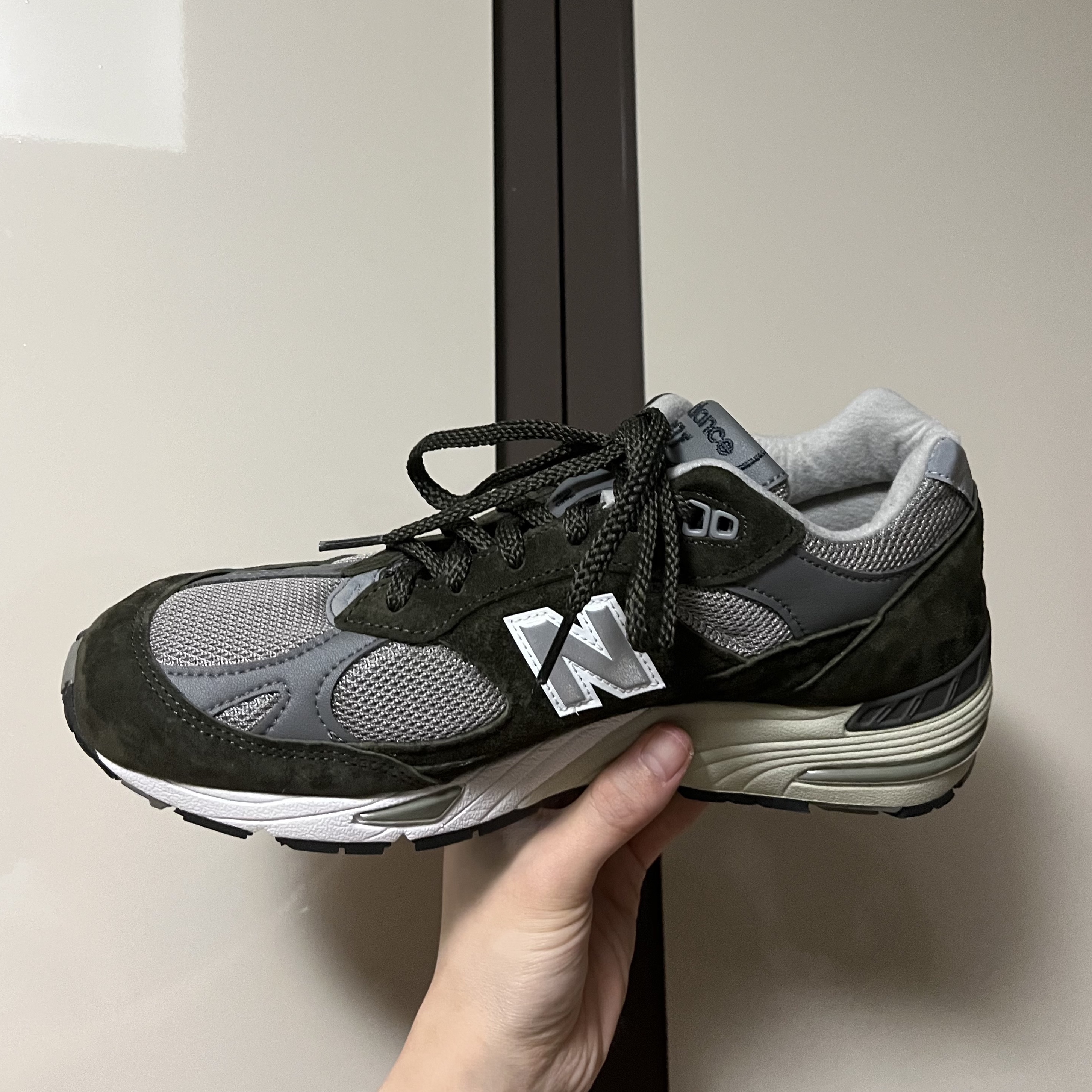 New Balance 991 Made in UK Dark Green 착용 스타일 - 1