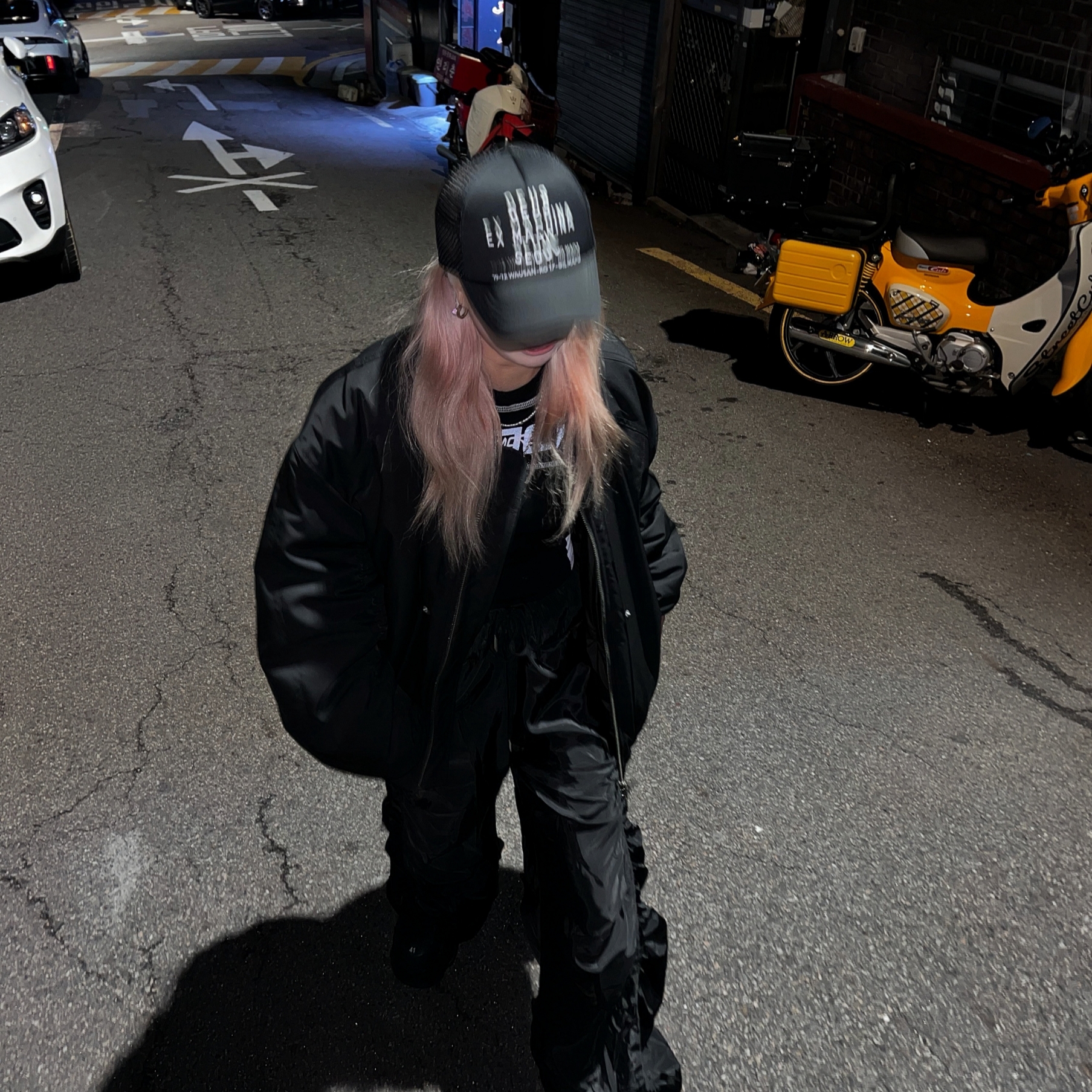 Balenciaga Triple S Black, Deus Ex Machina Tokyo Asakusa Address Trucker Cap Black 착용 스타일 - 4