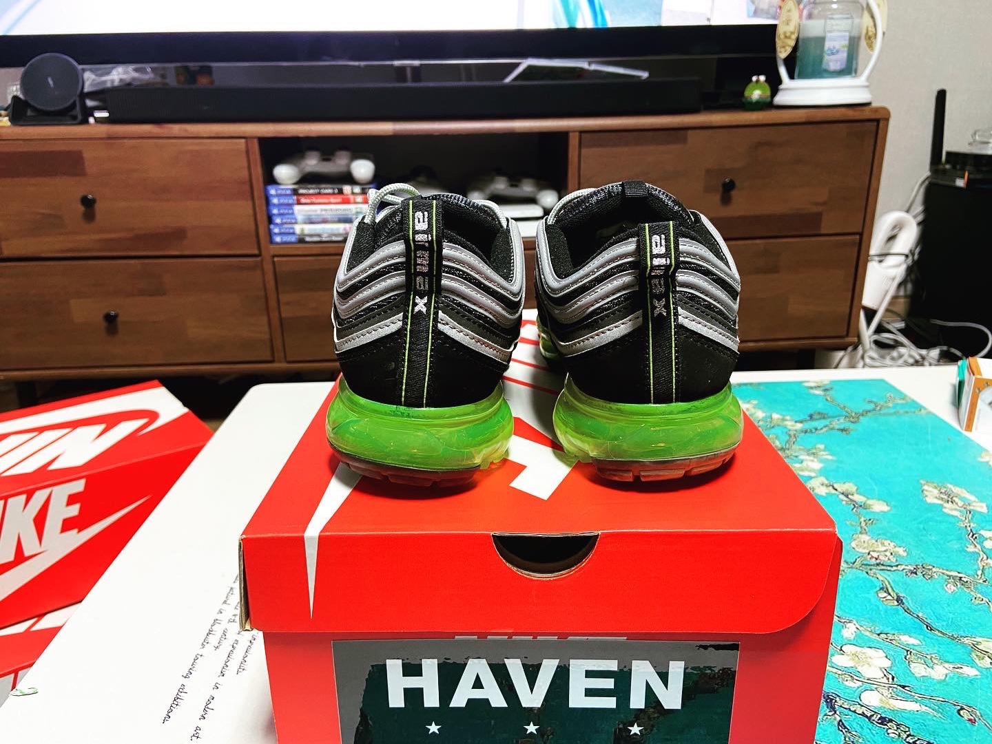 Nike Air VaporMax 97 Black Volt 착용 스타일 - 3