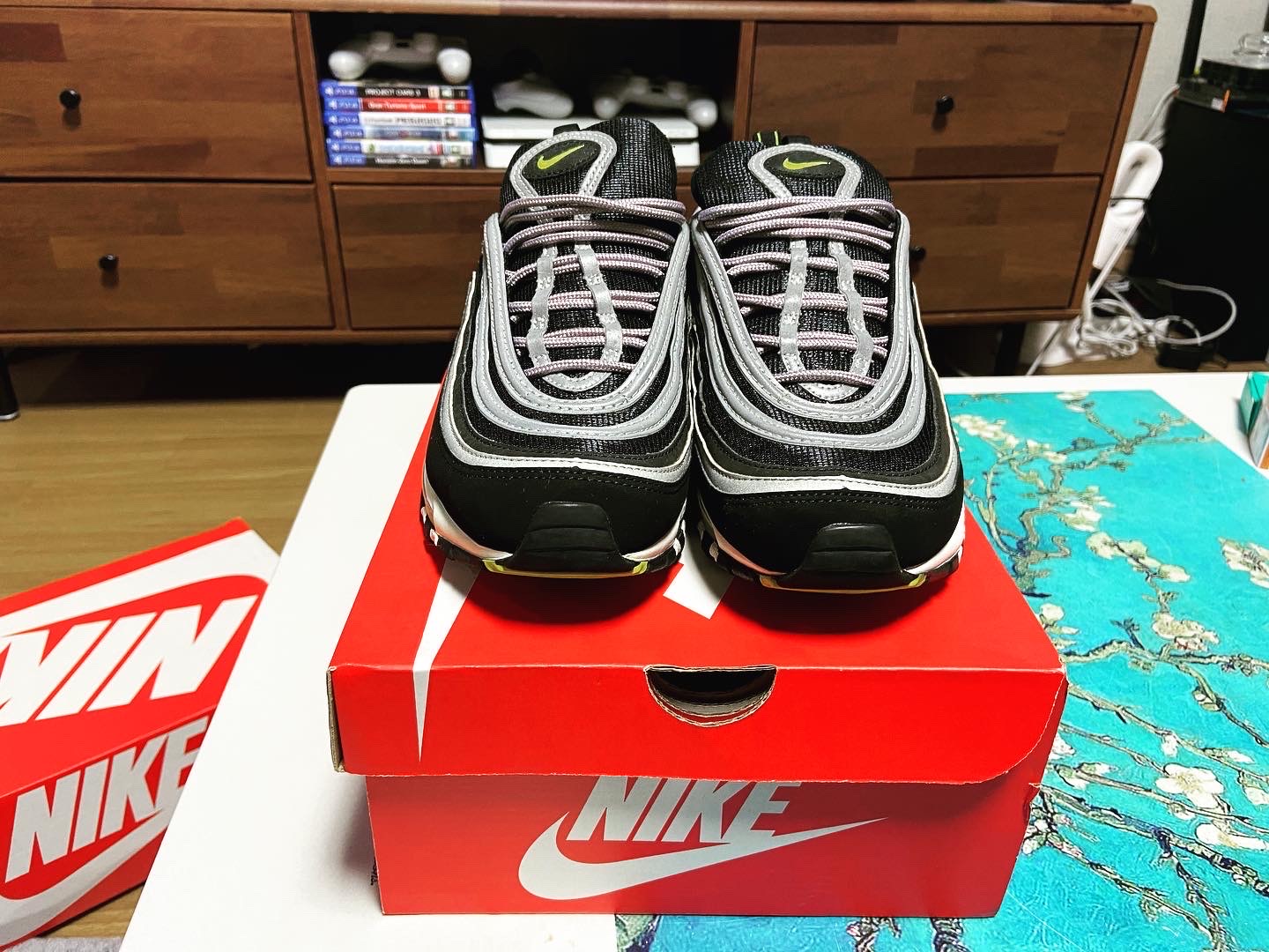 Nike Air Max 97 OG Black Volt Asia 착용 스타일 - 1