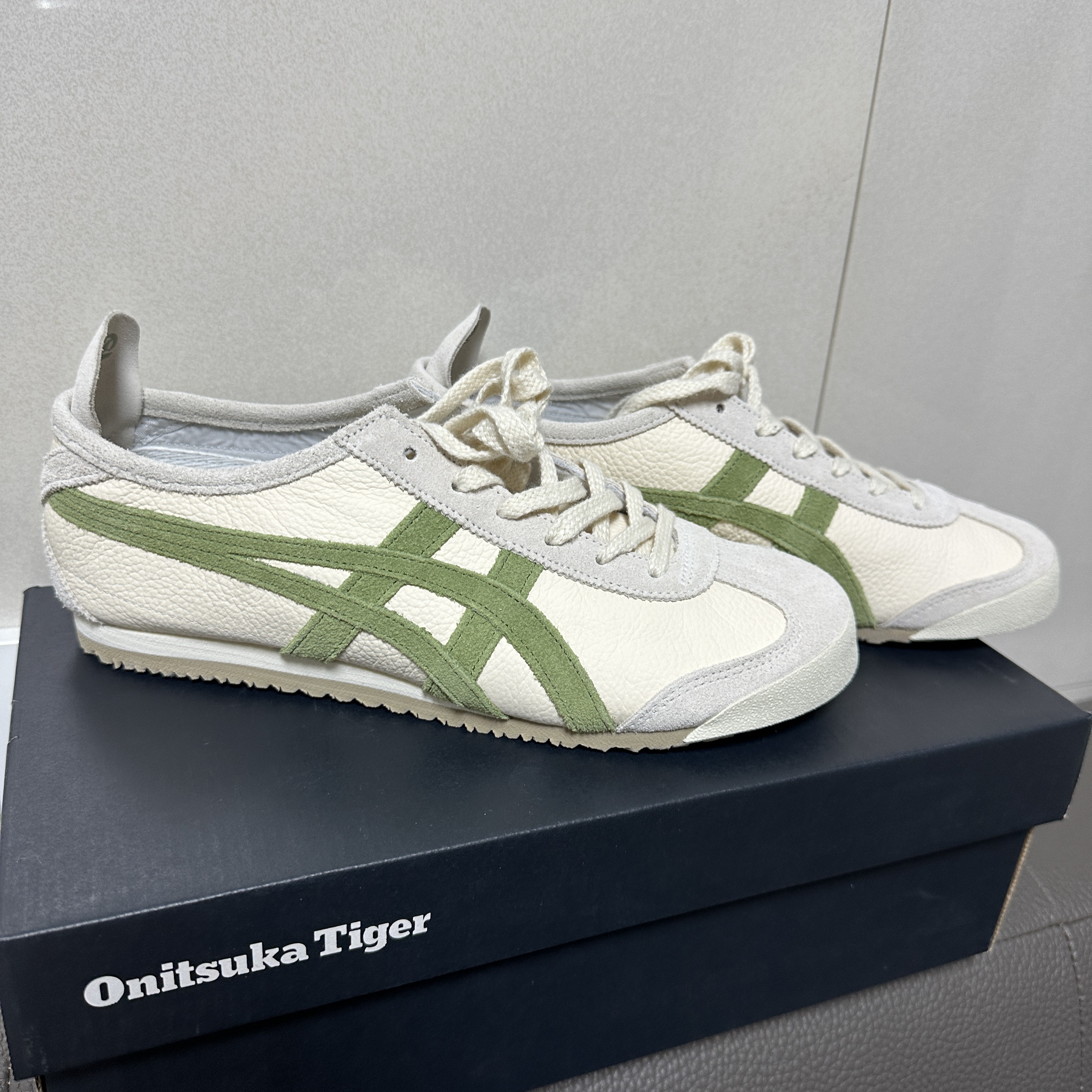 Onitsuka Tiger Mexico 66 Vintage Birch Cactus Green 착용 스타일 - 1