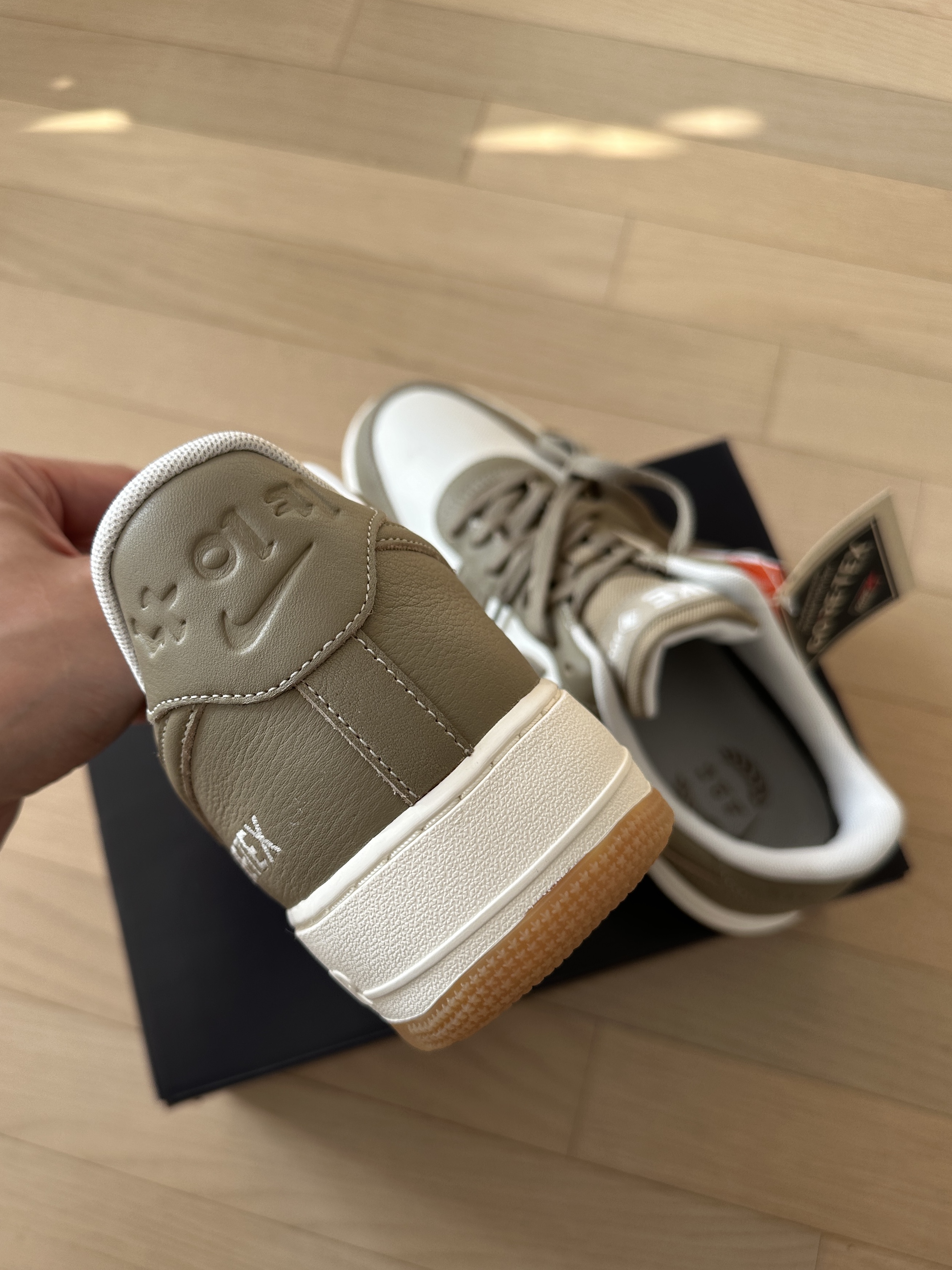 Nike Air Force 1 Low Gore-Tex Hangul Day 착용 스타일 - 2
