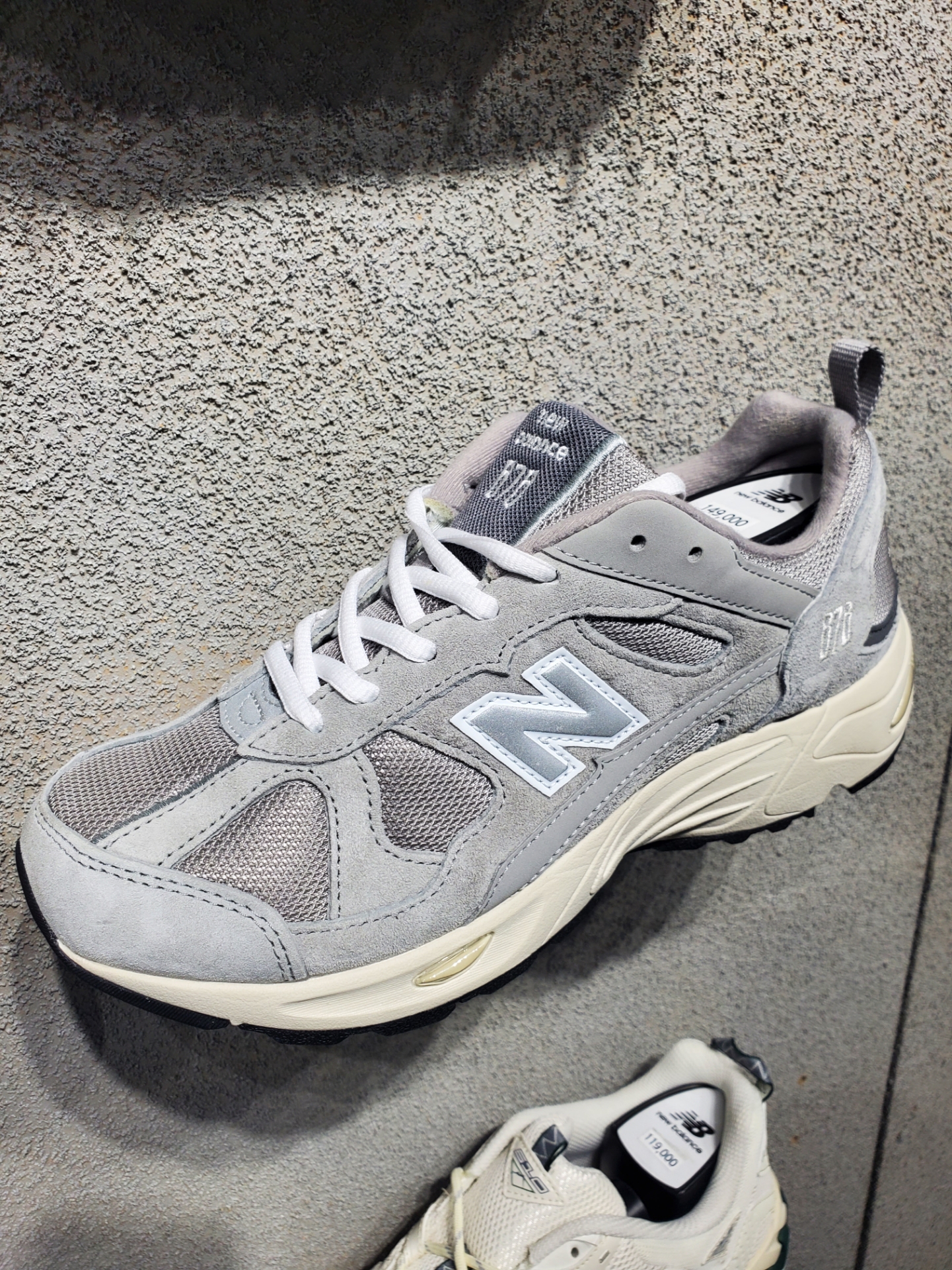 (W) Nike x Olivia Kim Air Force 1 Low No Cover, New Balance 878 Gray 착용 스타일 - 4